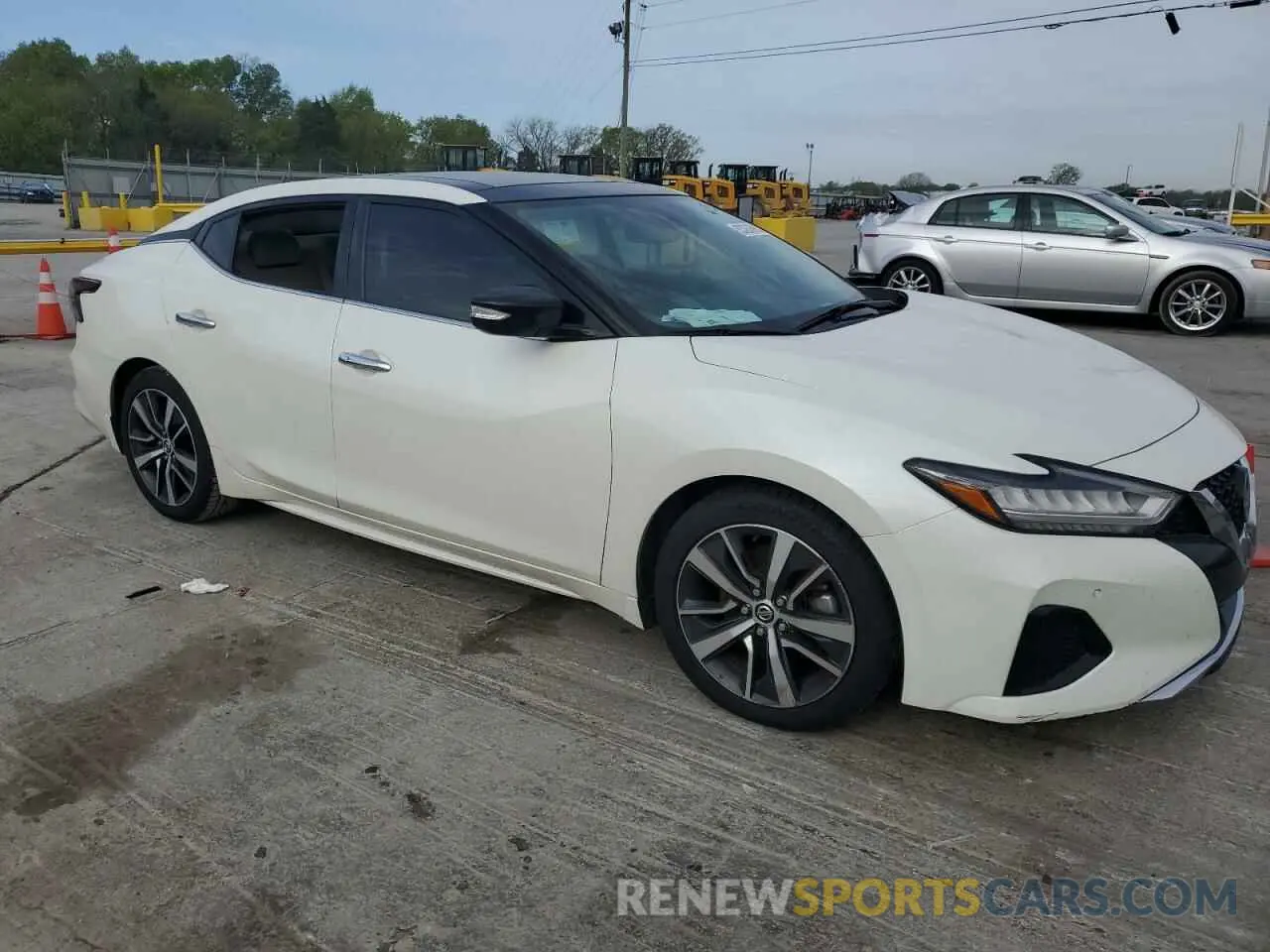 4 Photograph of a damaged car 1N4AA6AV6KC380788 NISSAN MAXIMA 2019