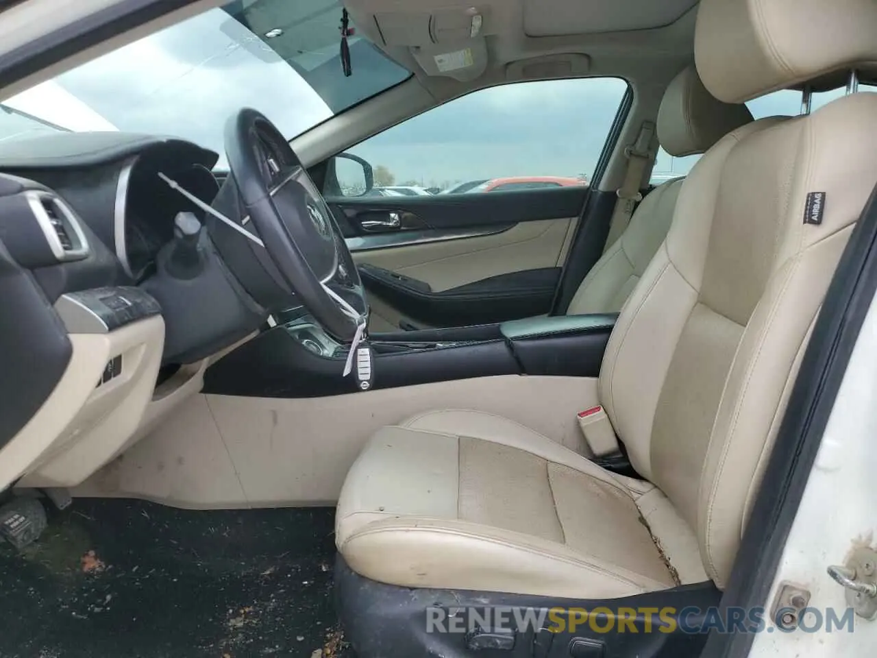 7 Photograph of a damaged car 1N4AA6AV7KC372540 NISSAN MAXIMA 2019