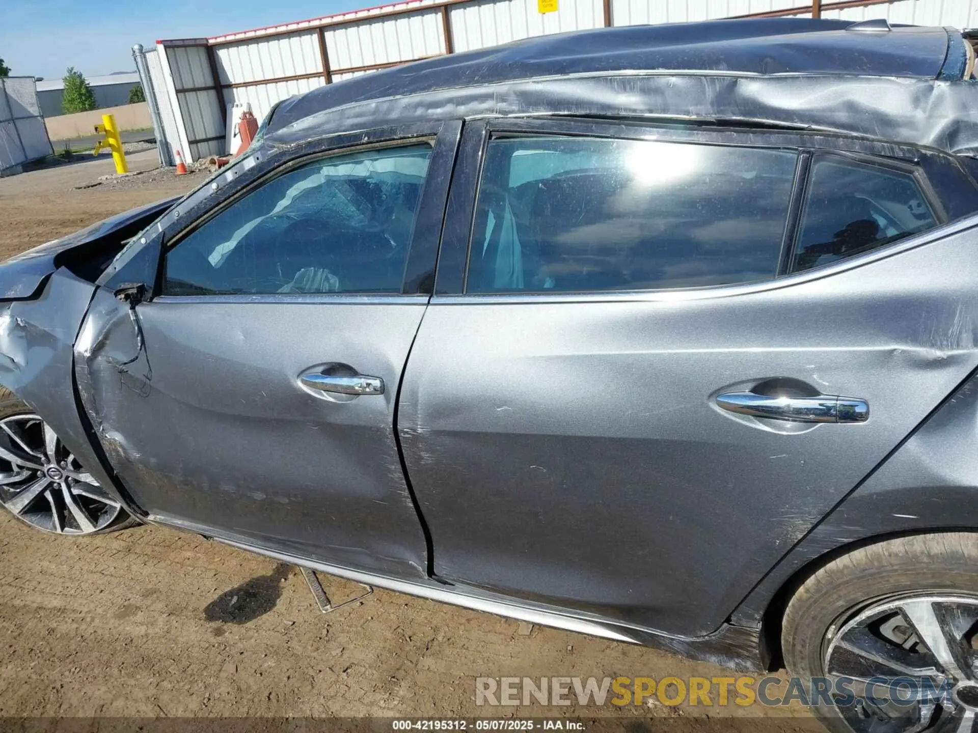 15 Photograph of a damaged car 1N4AA6AV7KC381254 NISSAN MAXIMA 2019