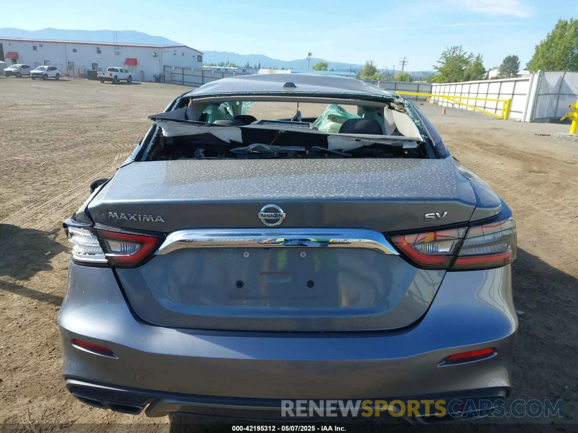 17 Photograph of a damaged car 1N4AA6AV7KC381254 NISSAN MAXIMA 2019