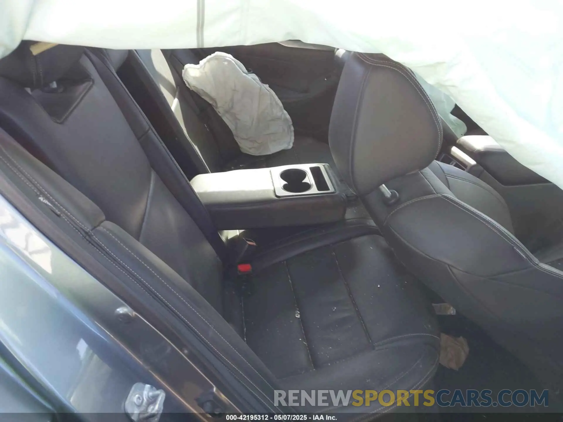 8 Photograph of a damaged car 1N4AA6AV7KC381254 NISSAN MAXIMA 2019