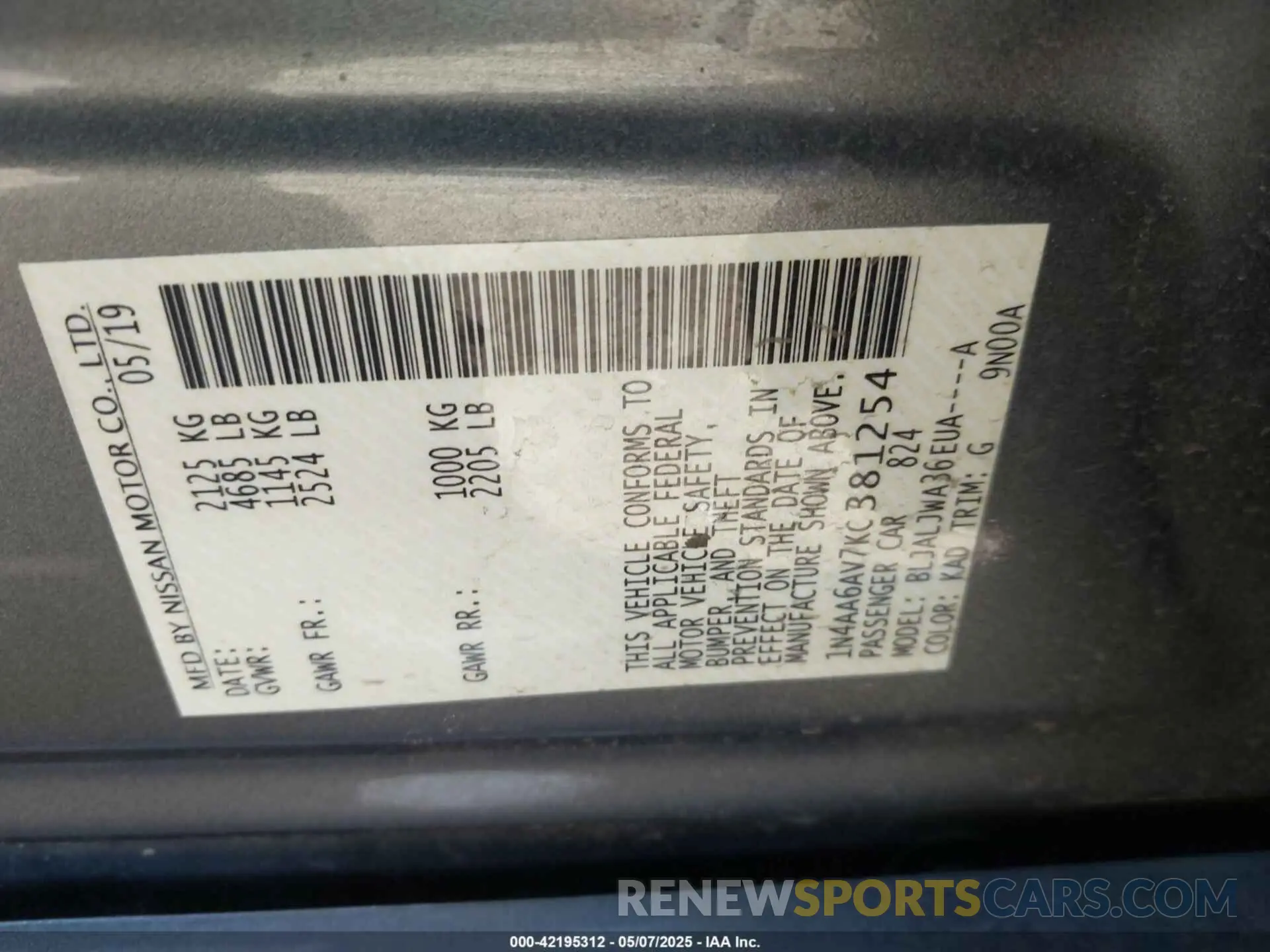9 Photograph of a damaged car 1N4AA6AV7KC381254 NISSAN MAXIMA 2019