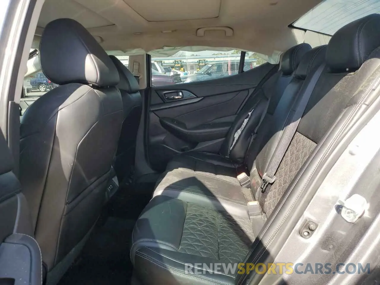 10 Photograph of a damaged car 1N4AA6AV7KC381982 NISSAN MAXIMA 2019