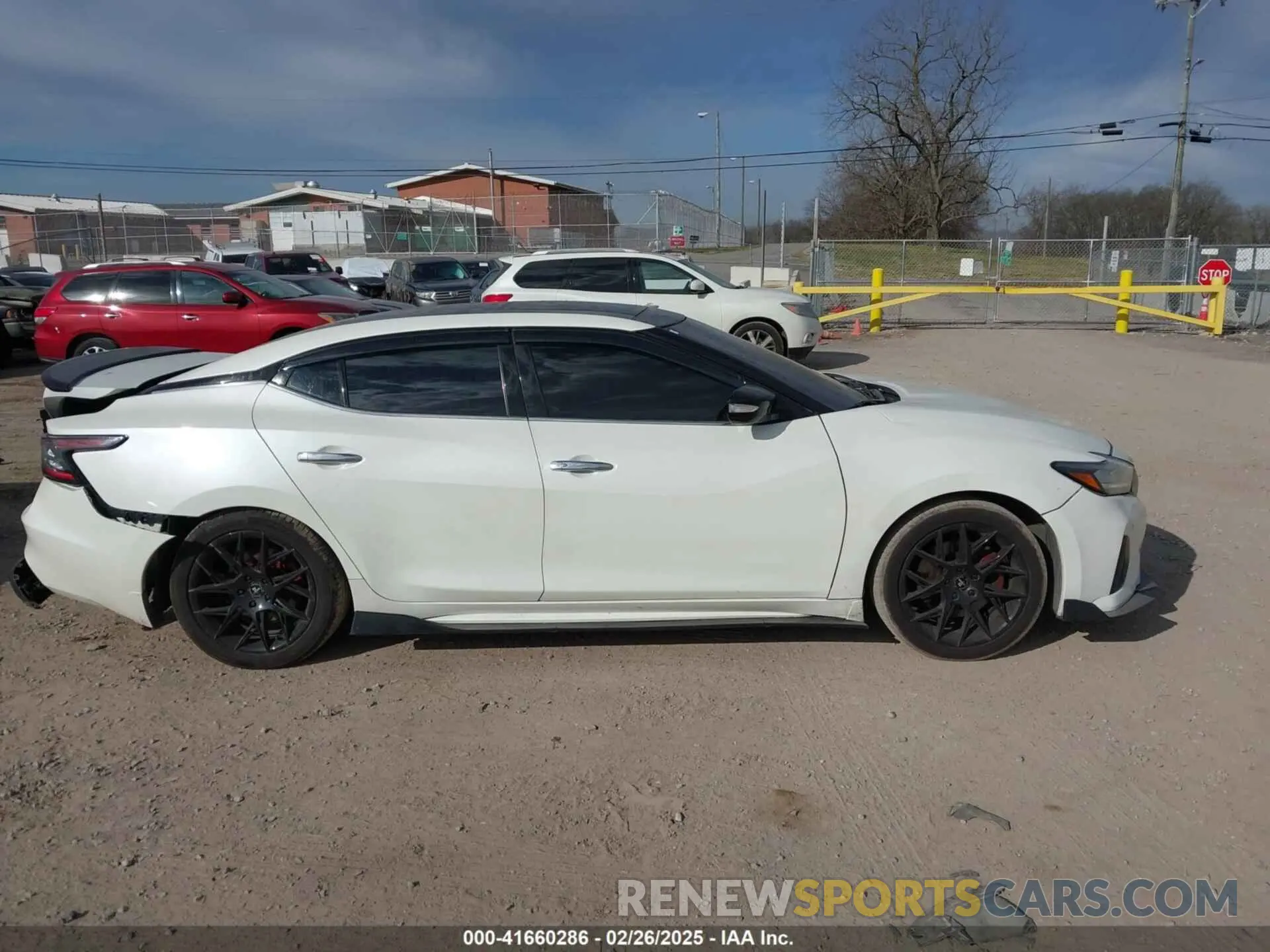 13 Photograph of a damaged car 1N4AA6AV7KC383974 NISSAN MAXIMA 2019