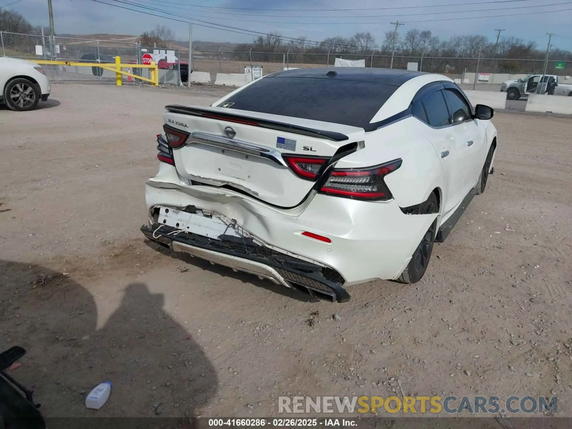 16 Photograph of a damaged car 1N4AA6AV7KC383974 NISSAN MAXIMA 2019