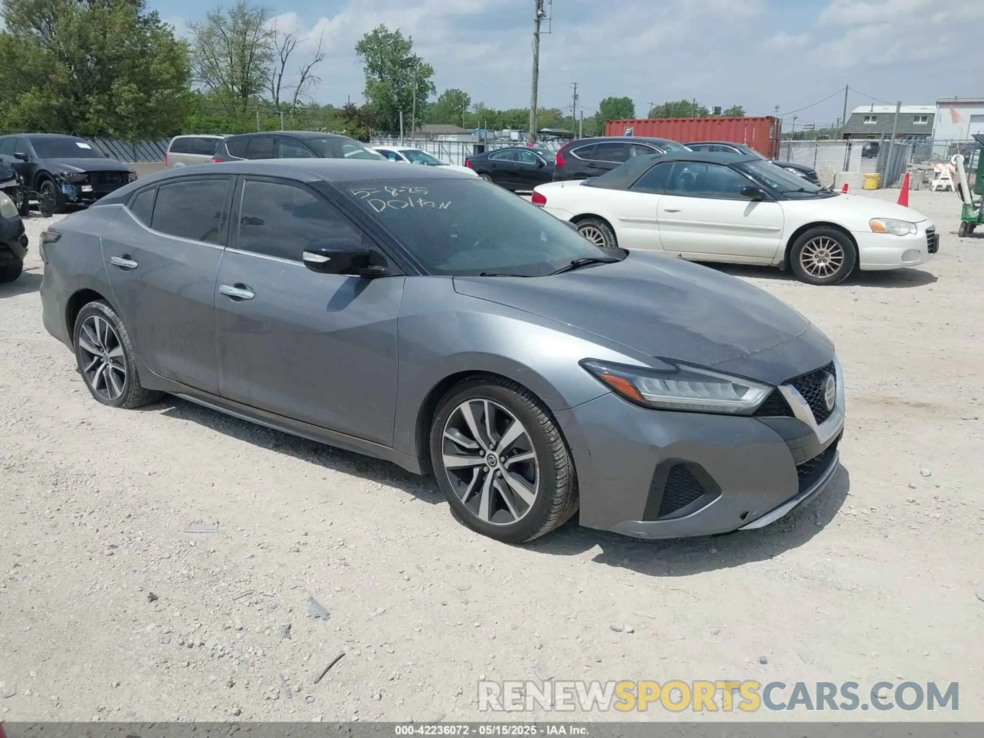 1 Photograph of a damaged car 1N4AA6AV8KC360509 NISSAN MAXIMA 2019