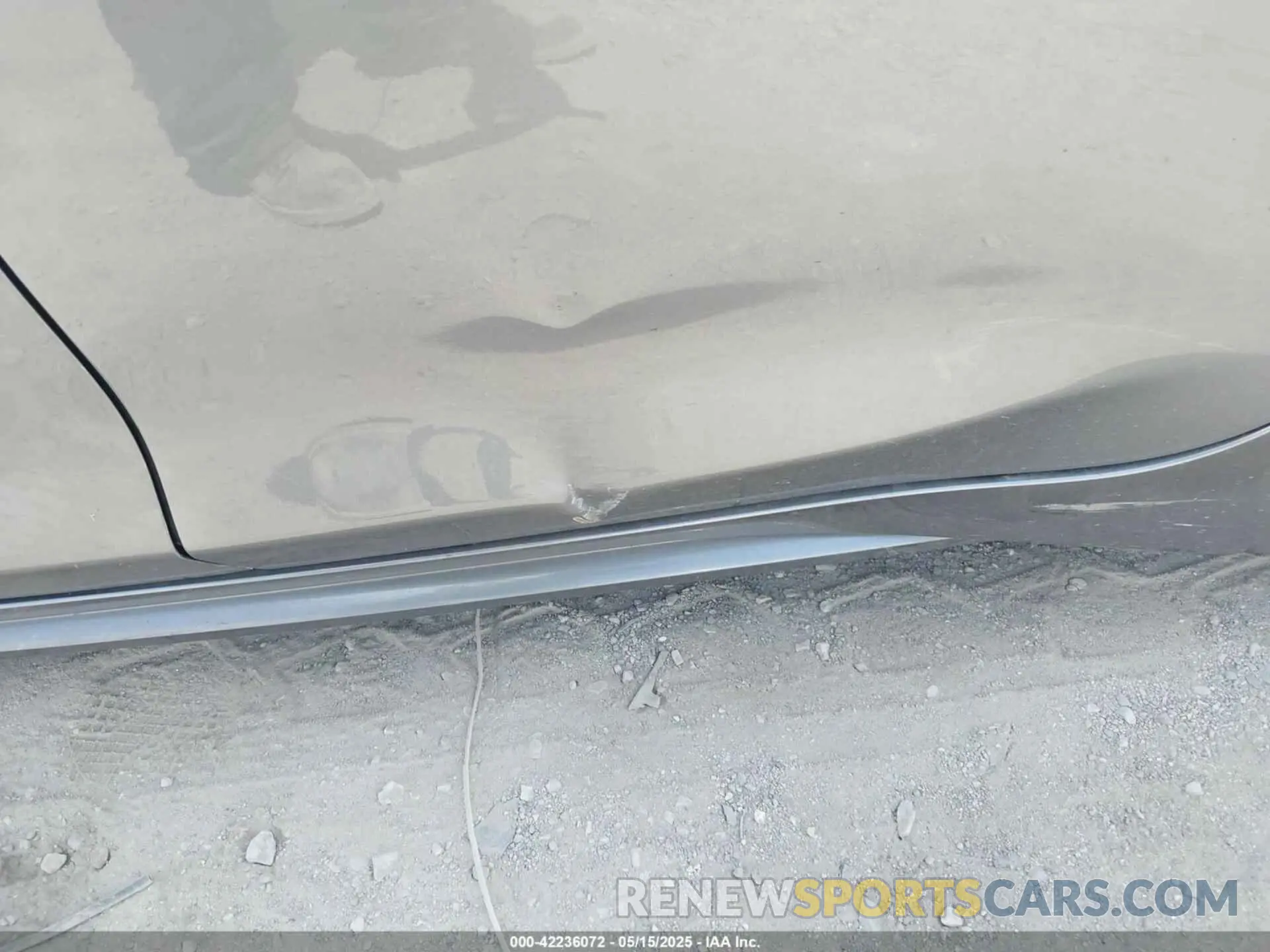 18 Photograph of a damaged car 1N4AA6AV8KC360509 NISSAN MAXIMA 2019