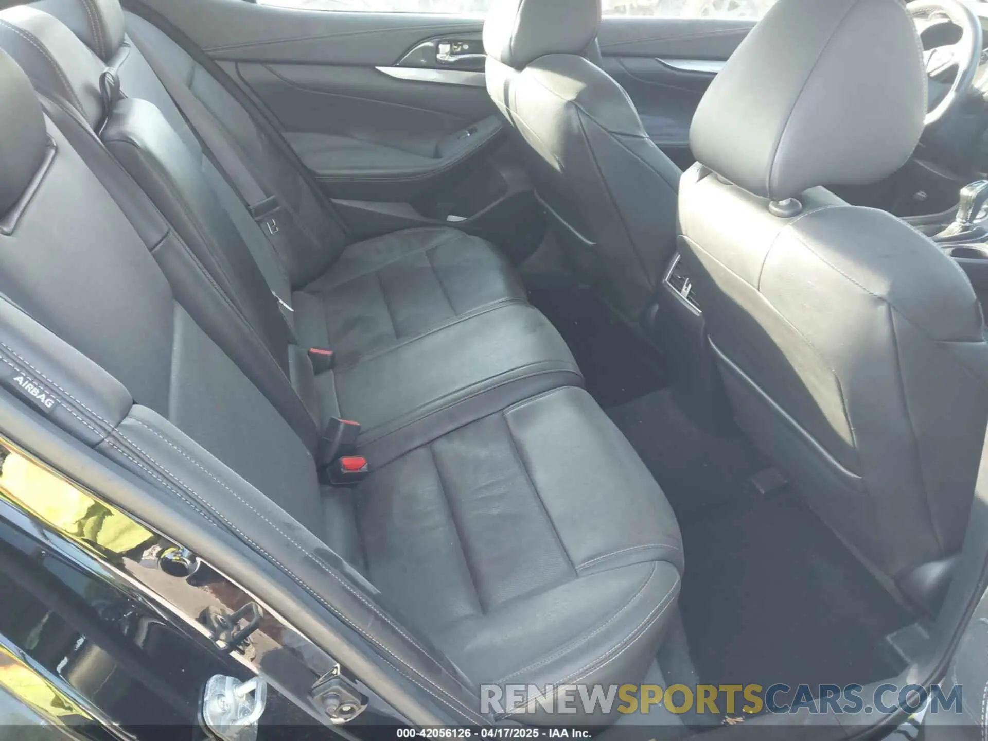 8 Photograph of a damaged car 1N4AA6AV8KC376936 NISSAN MAXIMA 2019