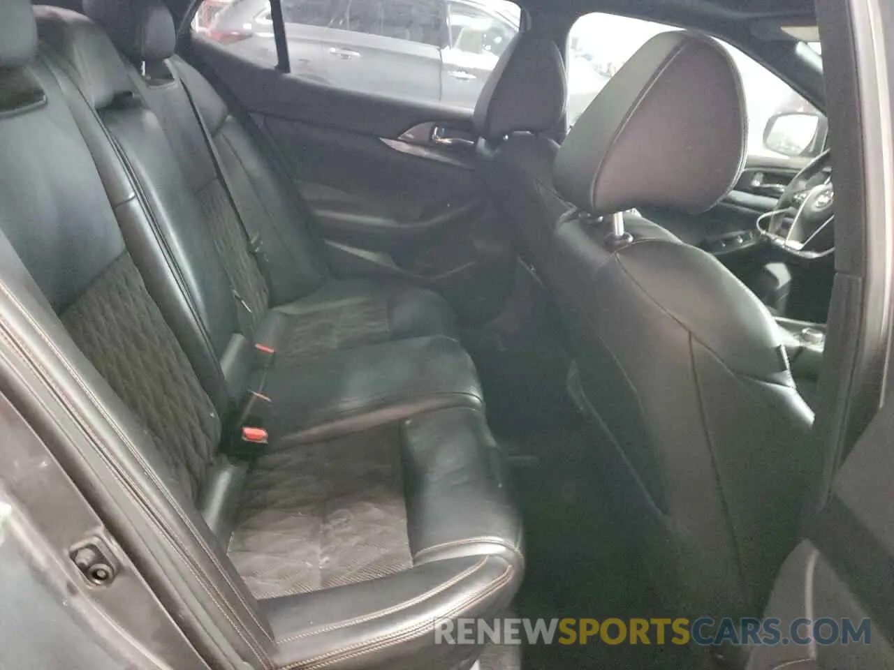 10 Photograph of a damaged car 1N4AA6AV8KC383305 NISSAN MAXIMA 2019