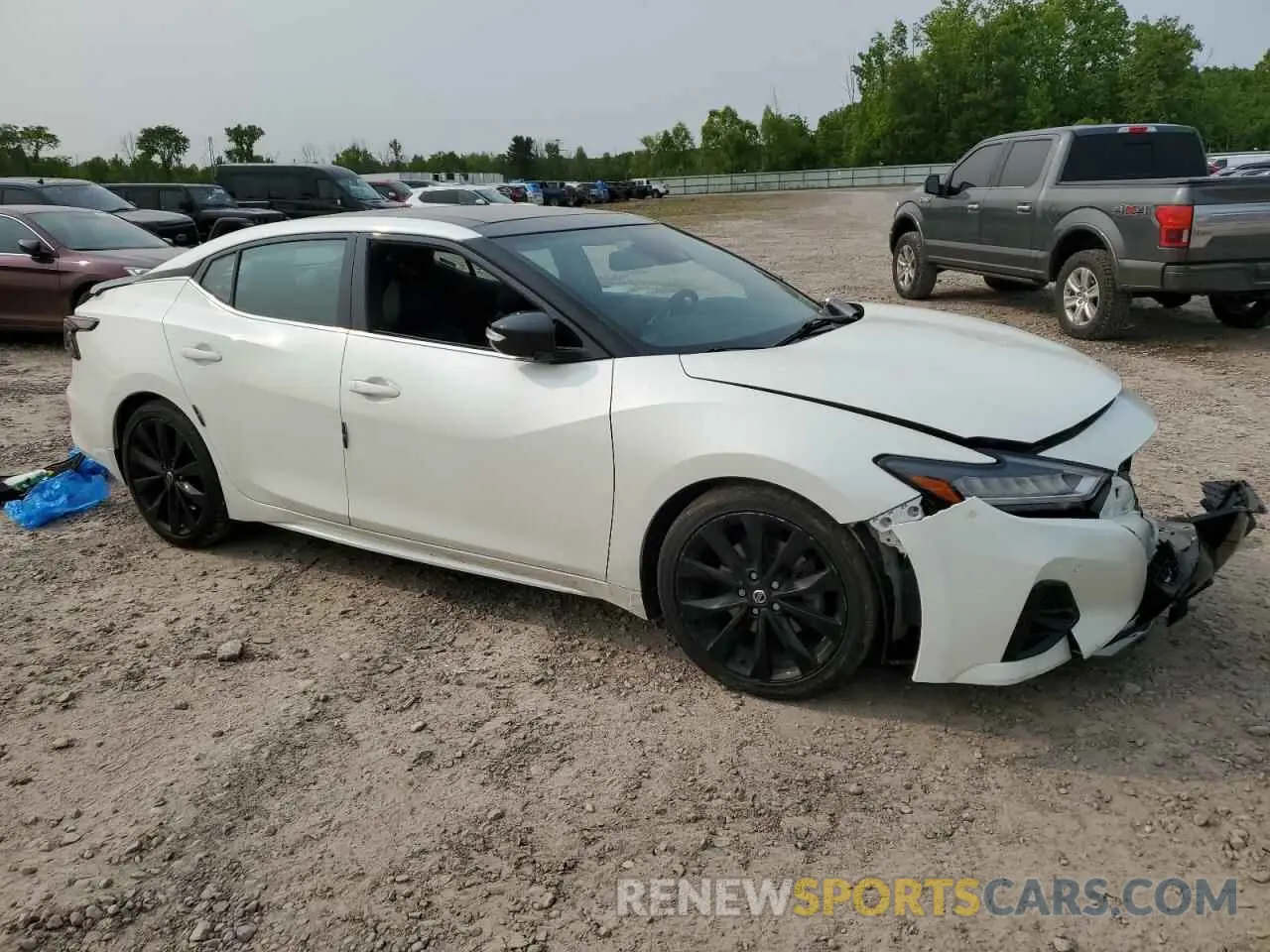 4 Photograph of a damaged car 1N4AA6AV9KC368280 NISSAN MAXIMA 2019