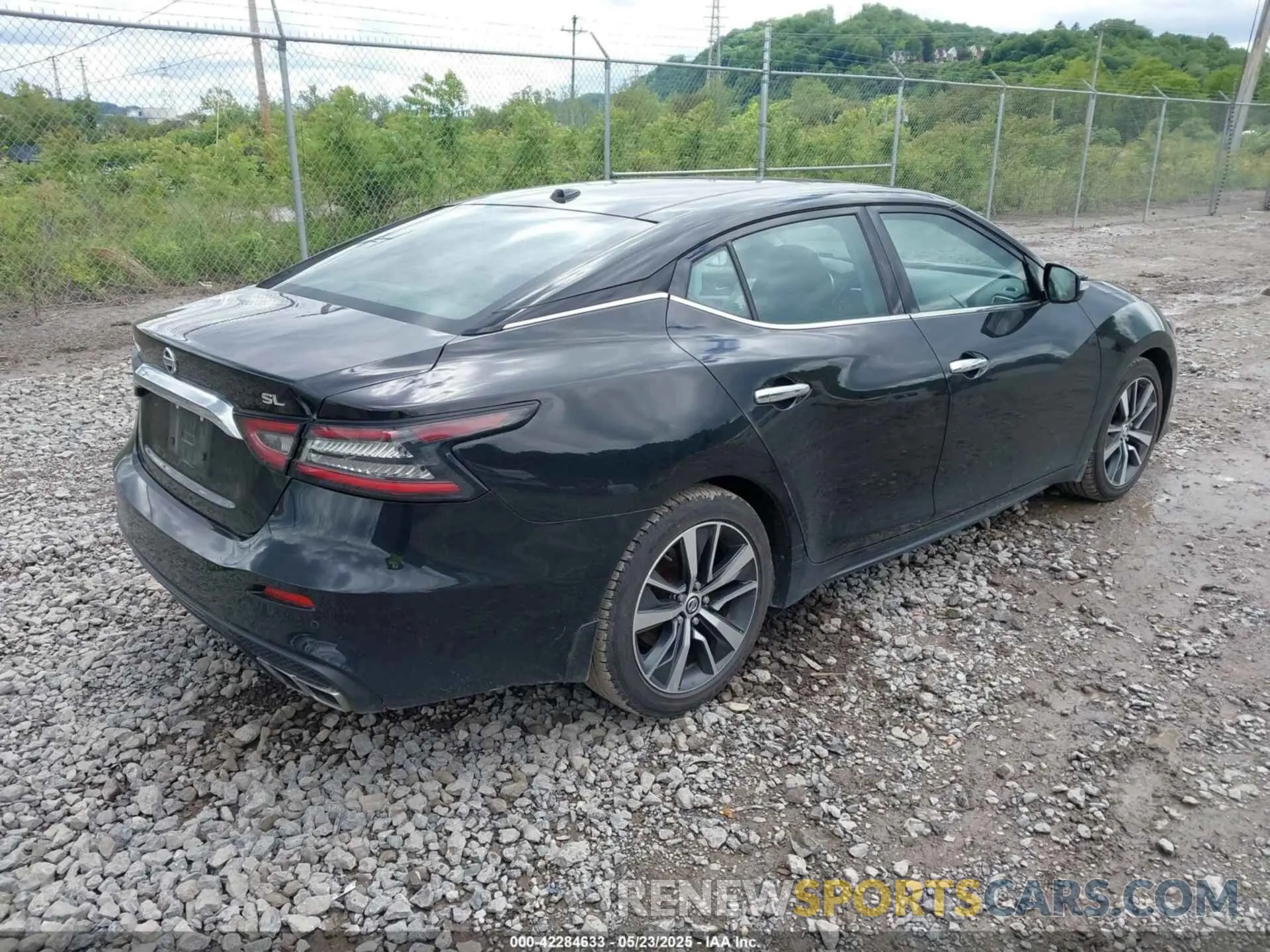 4 Photograph of a damaged car 1N4AA6AV9KC378078 NISSAN MAXIMA 2019