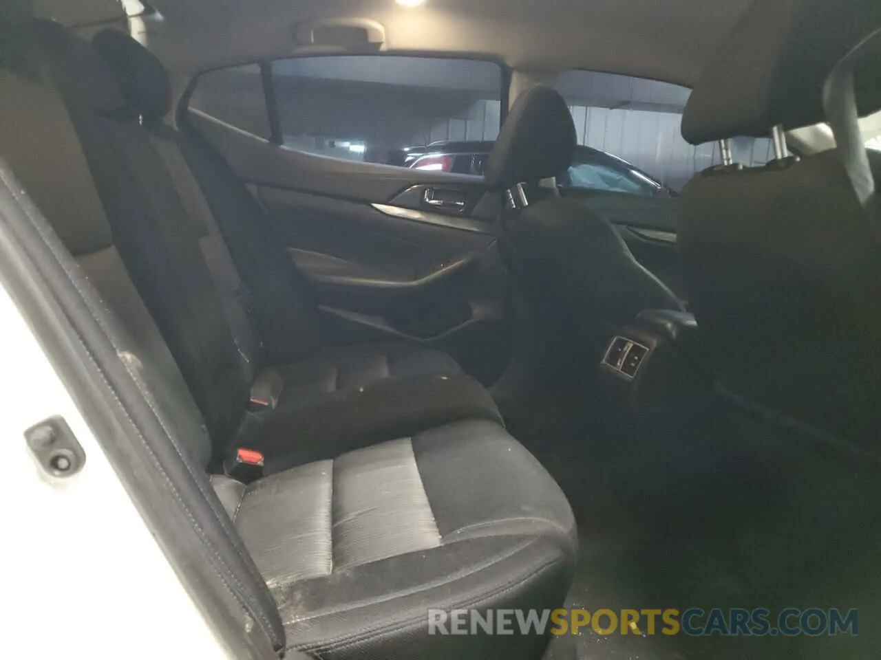 10 Photograph of a damaged car 1N4AA6AV9KC378596 NISSAN MAXIMA 2019