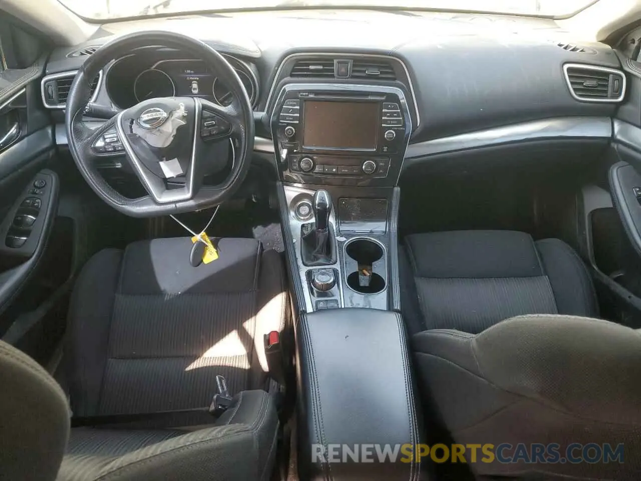8 Photograph of a damaged car 1N4AA6AV9KC378596 NISSAN MAXIMA 2019