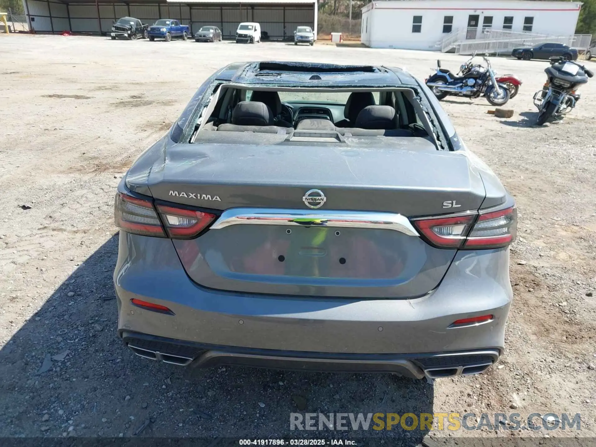 16 Photograph of a damaged car 1N4AA6AV9KC379893 NISSAN MAXIMA 2019