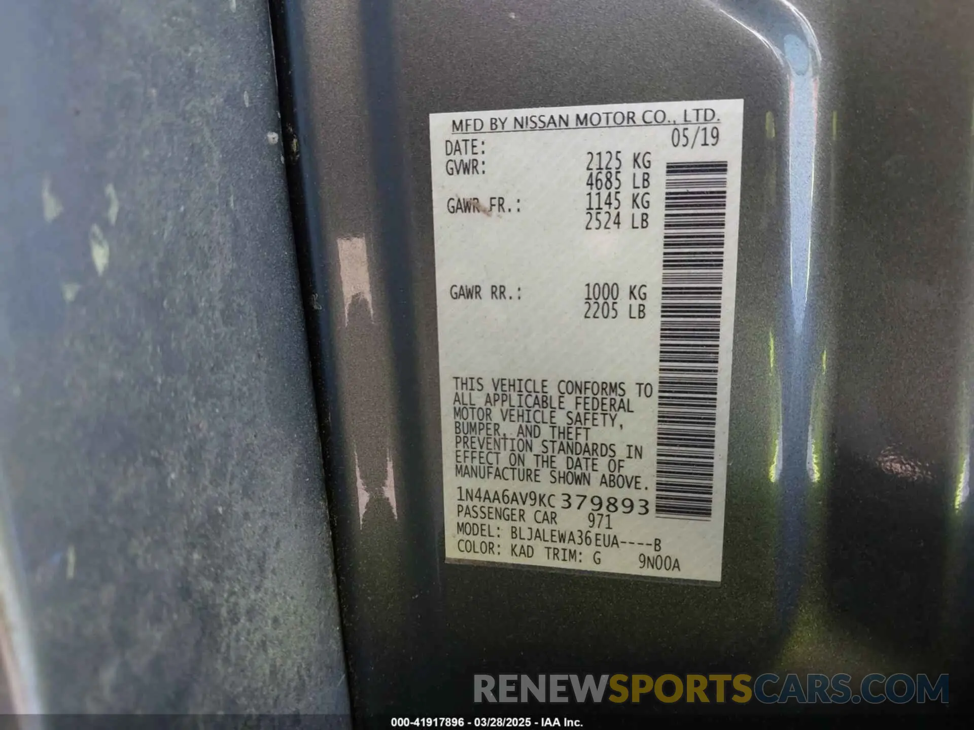 9 Photograph of a damaged car 1N4AA6AV9KC379893 NISSAN MAXIMA 2019
