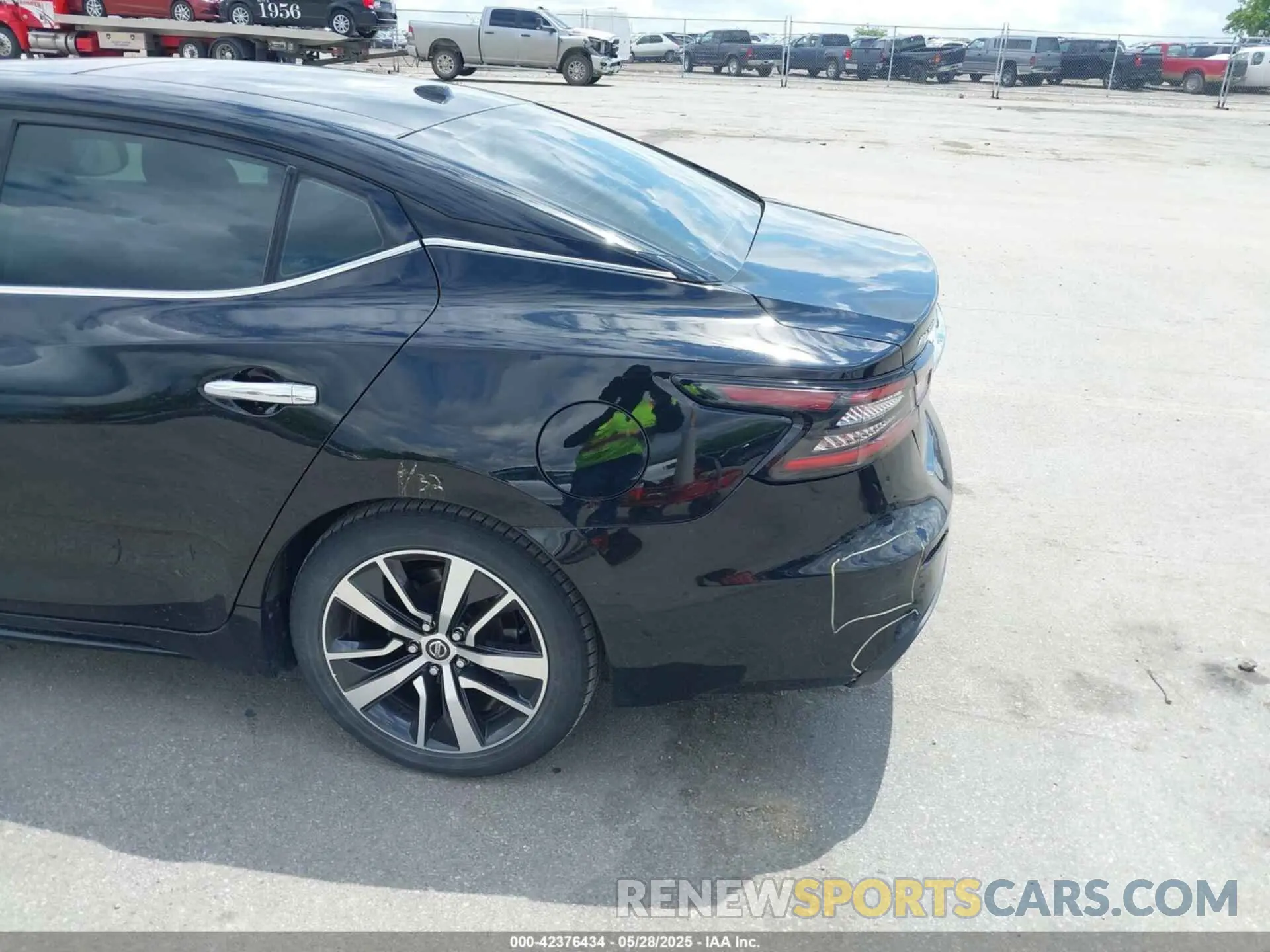 19 Photograph of a damaged car 1N4AA6AVXKC363881 NISSAN MAXIMA 2019