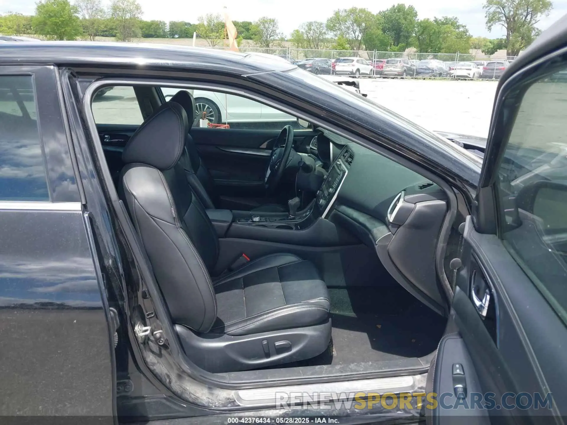5 Photograph of a damaged car 1N4AA6AVXKC363881 NISSAN MAXIMA 2019