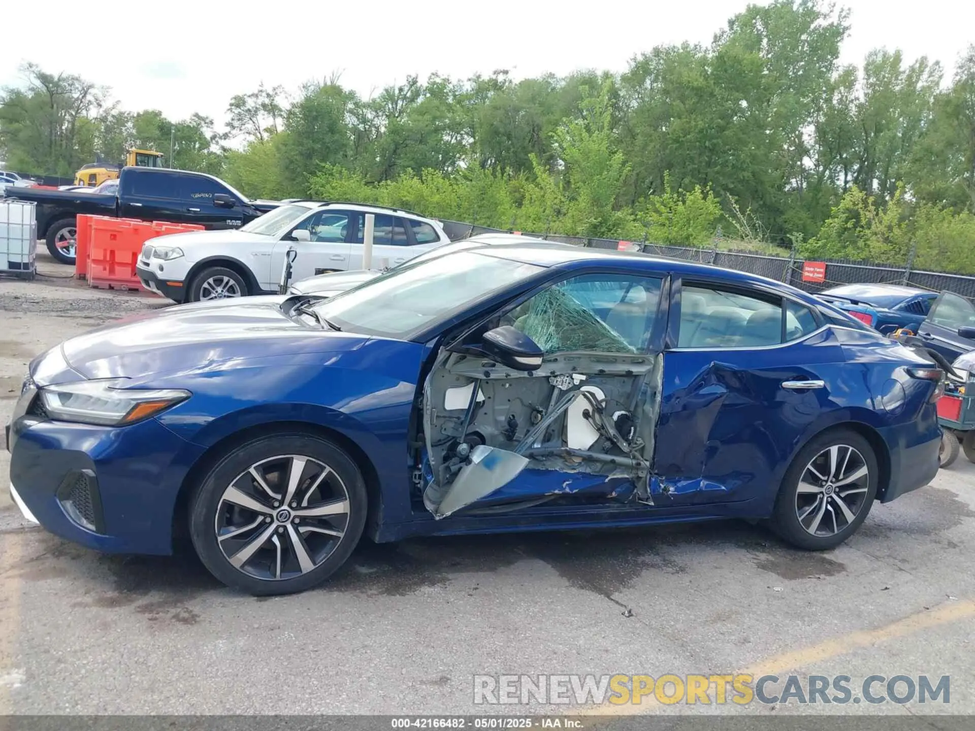 14 Photograph of a damaged car 1N4AA6CV0LC381465 NISSAN MAXIMA 2020