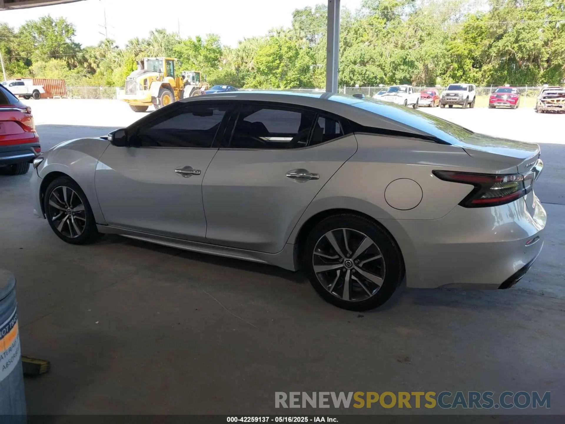 14 Photograph of a damaged car 1N4AA6CV1LC362326 NISSAN MAXIMA 2020