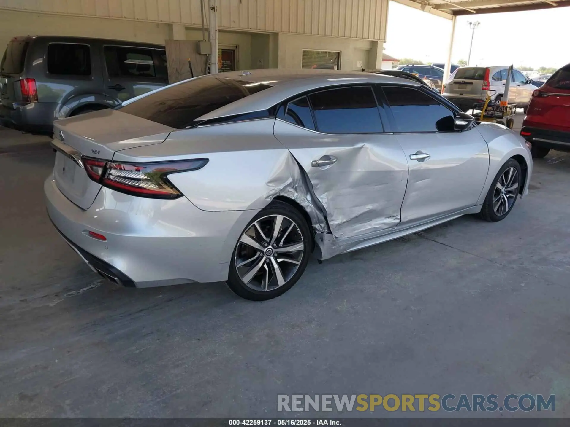4 Photograph of a damaged car 1N4AA6CV1LC362326 NISSAN MAXIMA 2020