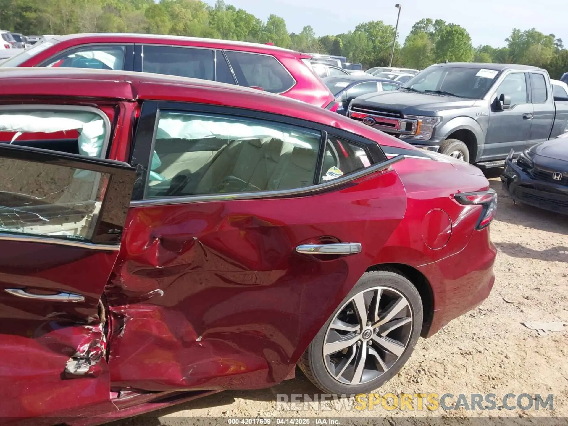 11 Photograph of a damaged car 1N4AA6CV2LC375702 NISSAN MAXIMA 2020