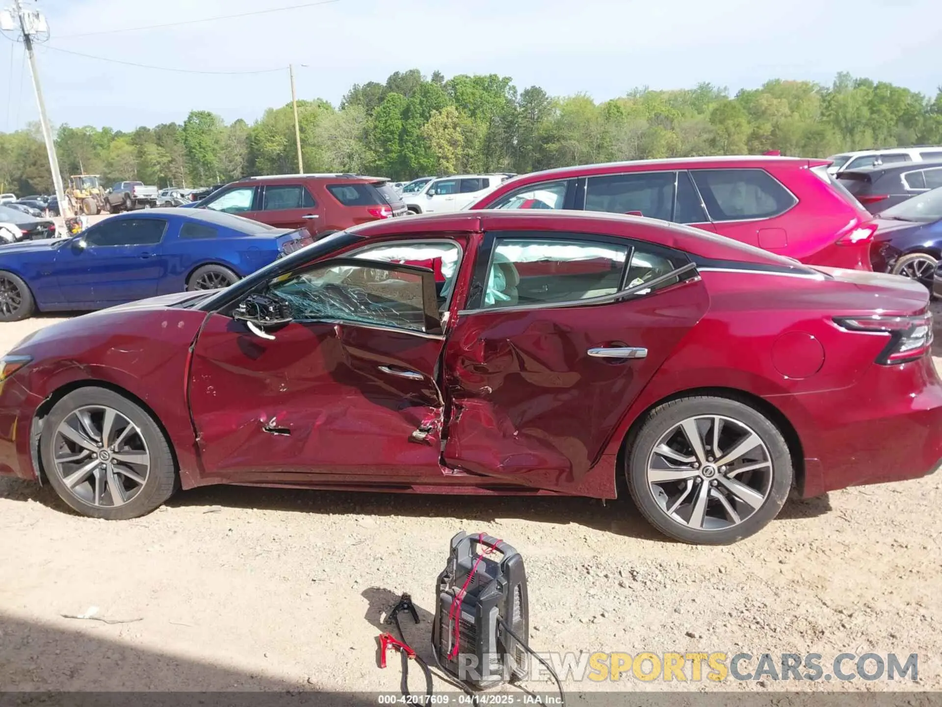 14 Photograph of a damaged car 1N4AA6CV2LC375702 NISSAN MAXIMA 2020