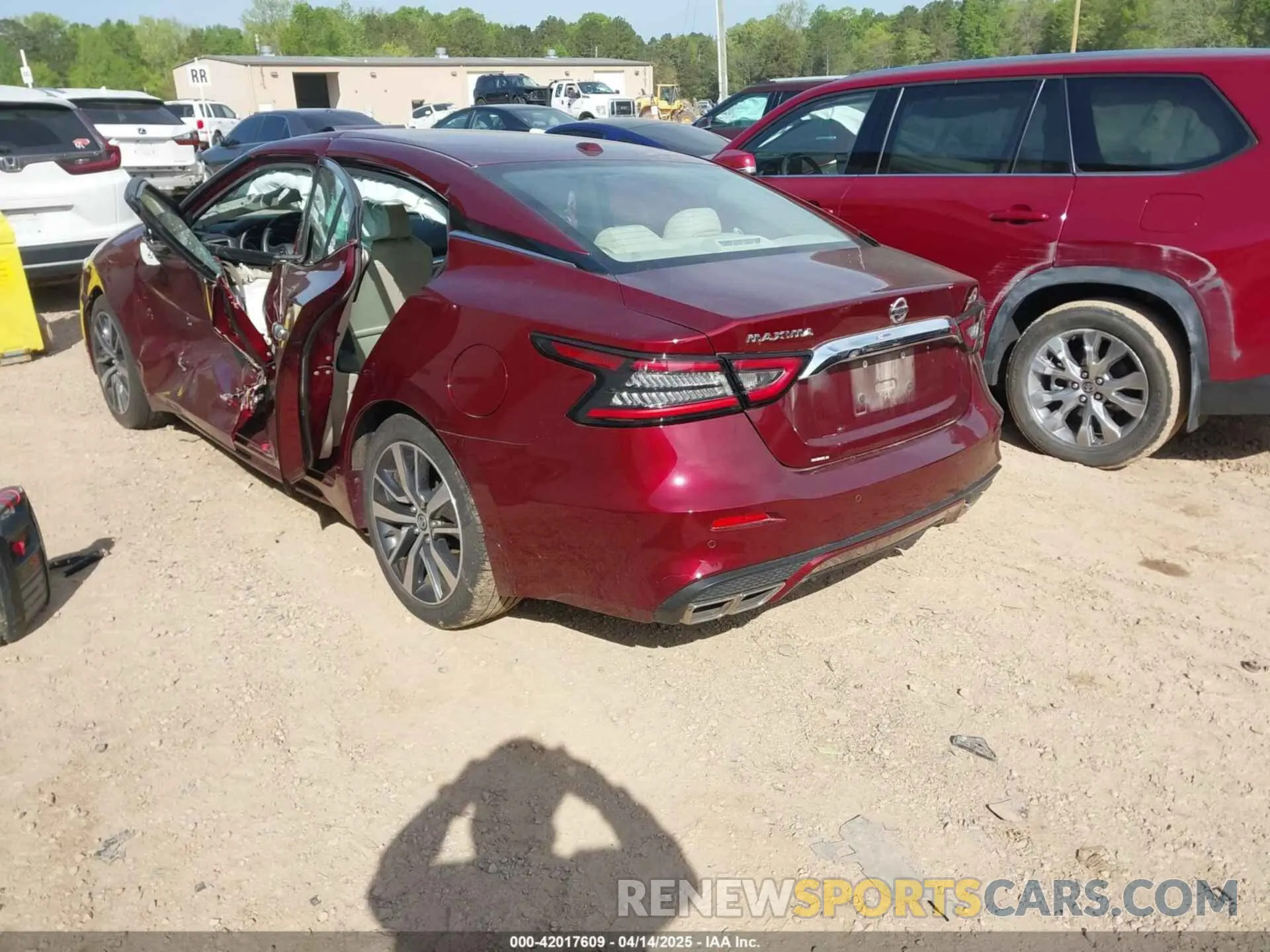 3 Photograph of a damaged car 1N4AA6CV2LC375702 NISSAN MAXIMA 2020