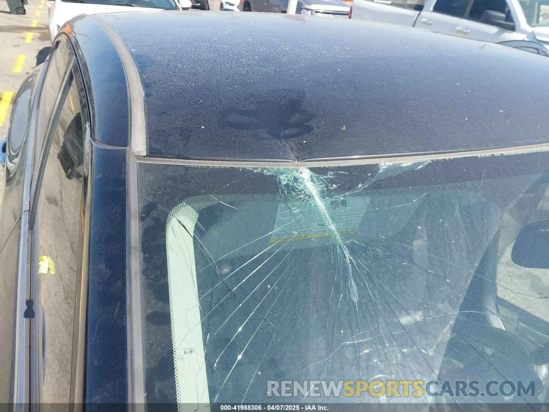 17 Photograph of a damaged car 1N4AA6CV3LC363669 NISSAN MAXIMA 2020