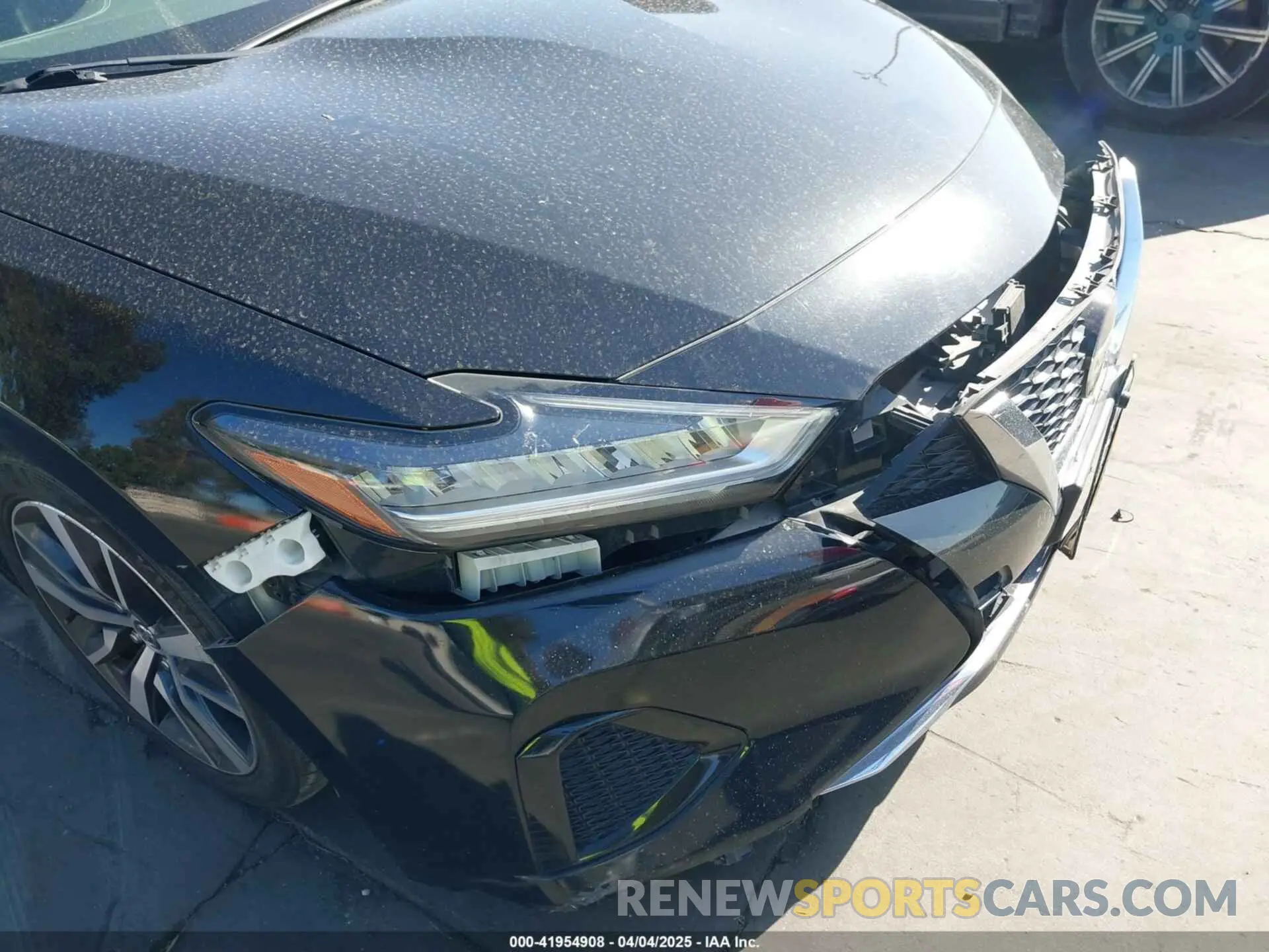 18 Photograph of a damaged car 1N4AA6CV3LC374574 NISSAN MAXIMA 2020