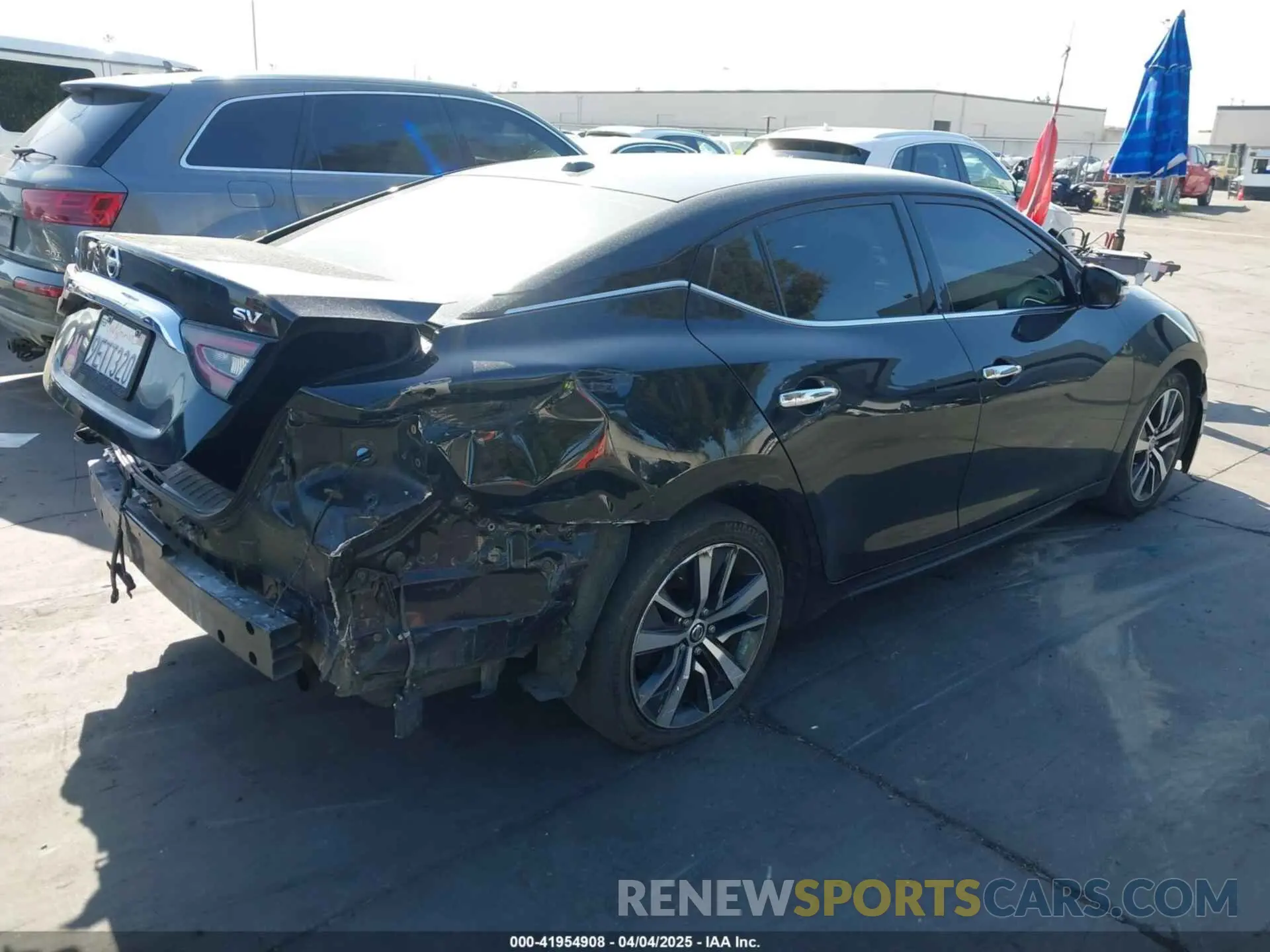 4 Photograph of a damaged car 1N4AA6CV3LC374574 NISSAN MAXIMA 2020
