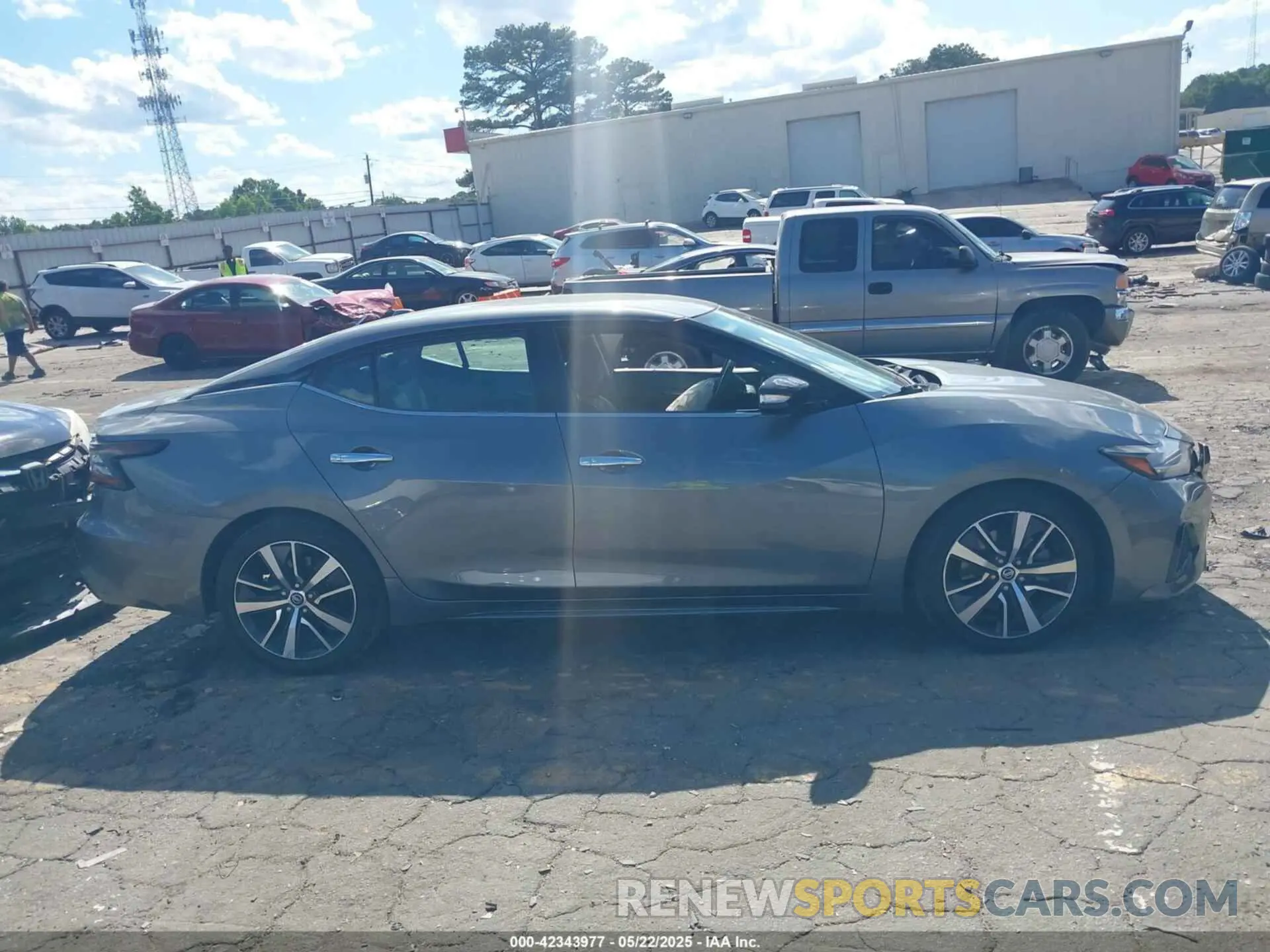 12 Photograph of a damaged car 1N4AA6CV5LC361521 NISSAN MAXIMA 2020