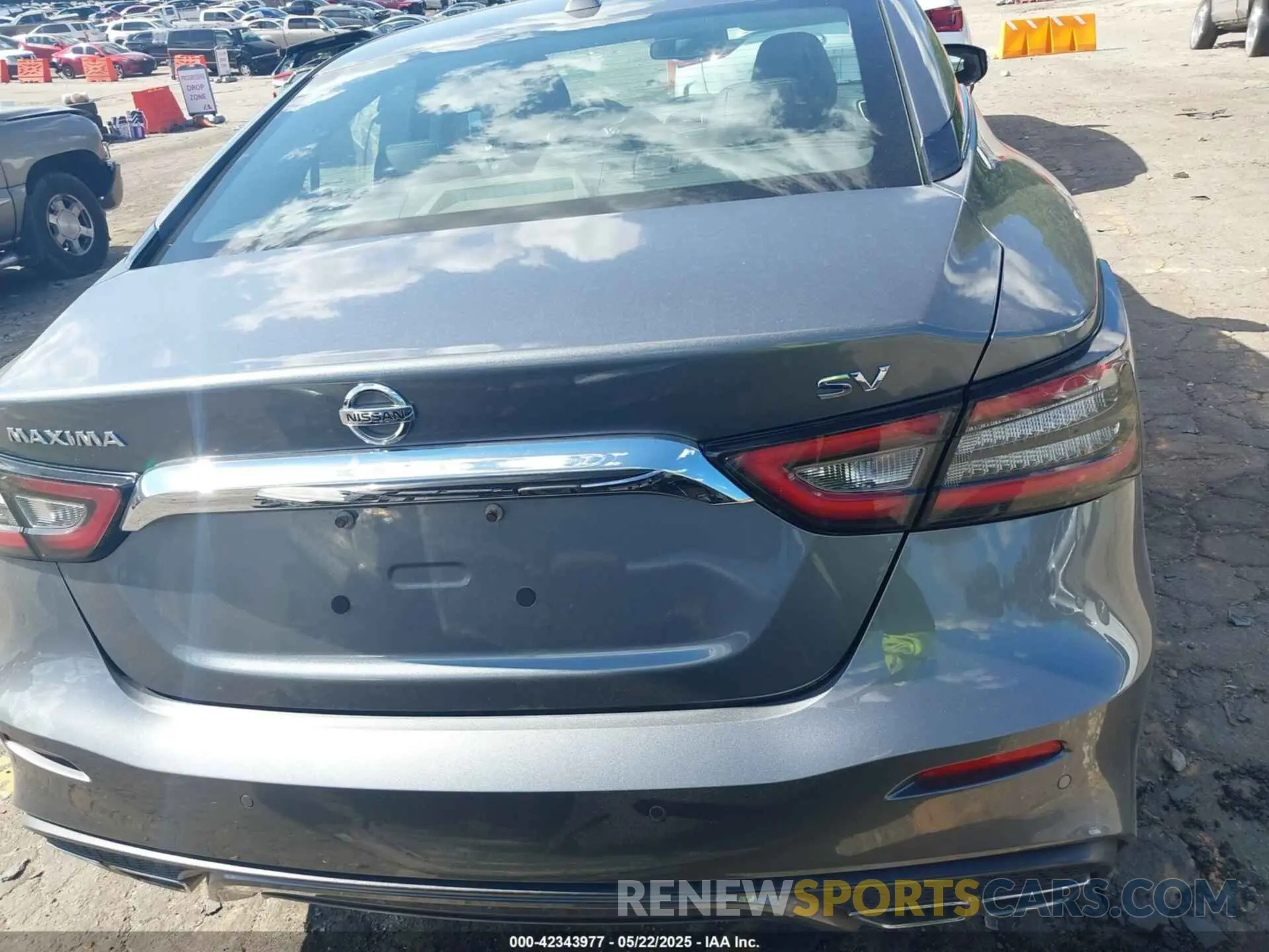 15 Photograph of a damaged car 1N4AA6CV5LC361521 NISSAN MAXIMA 2020