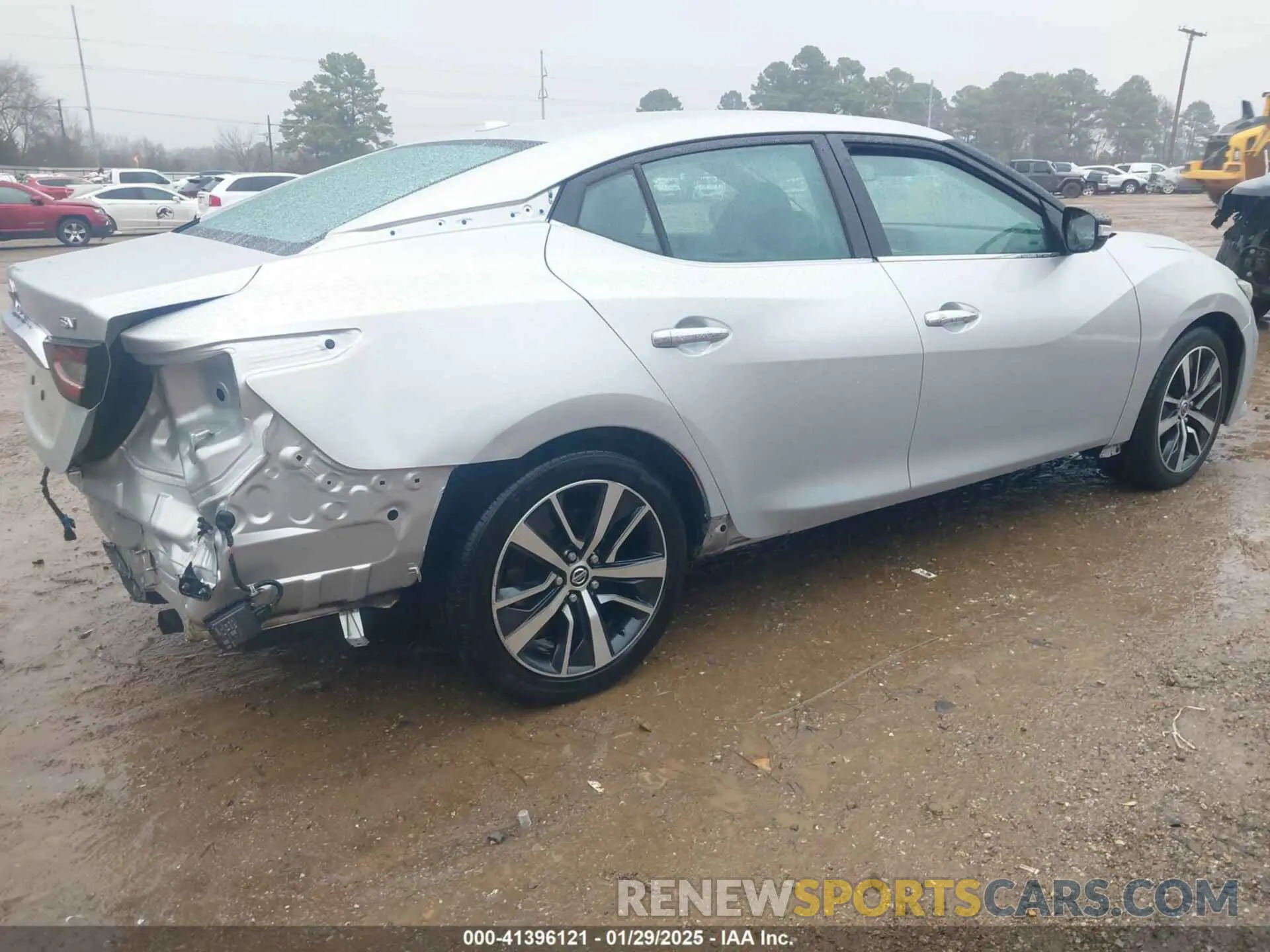 4 Photograph of a damaged car 1N4AA6CV5LC384863 NISSAN MAXIMA 2020