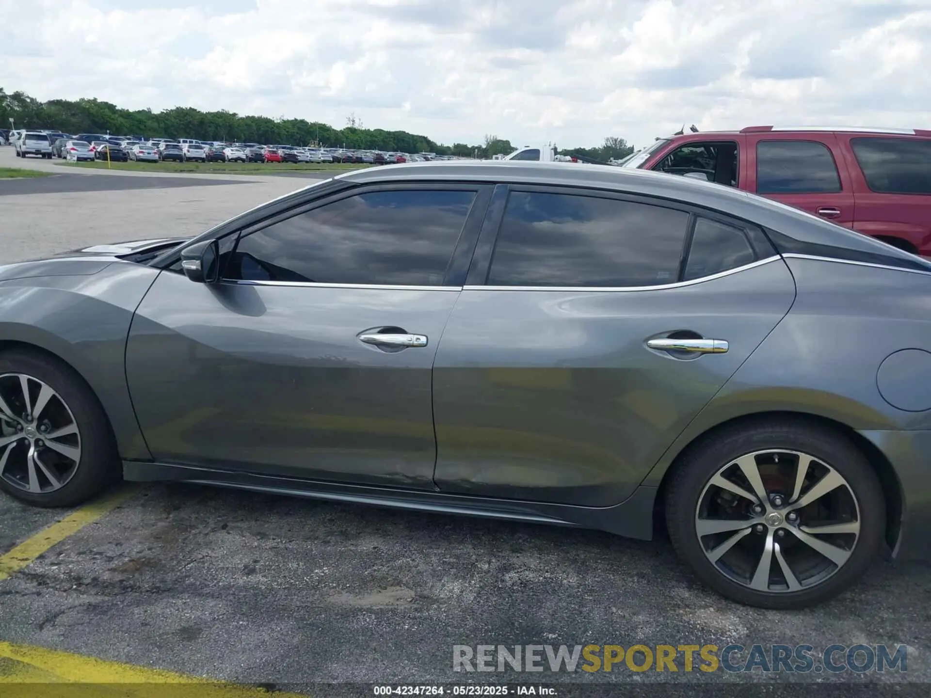 14 Photograph of a damaged car 1N4AA6CV6LC373659 NISSAN MAXIMA 2020
