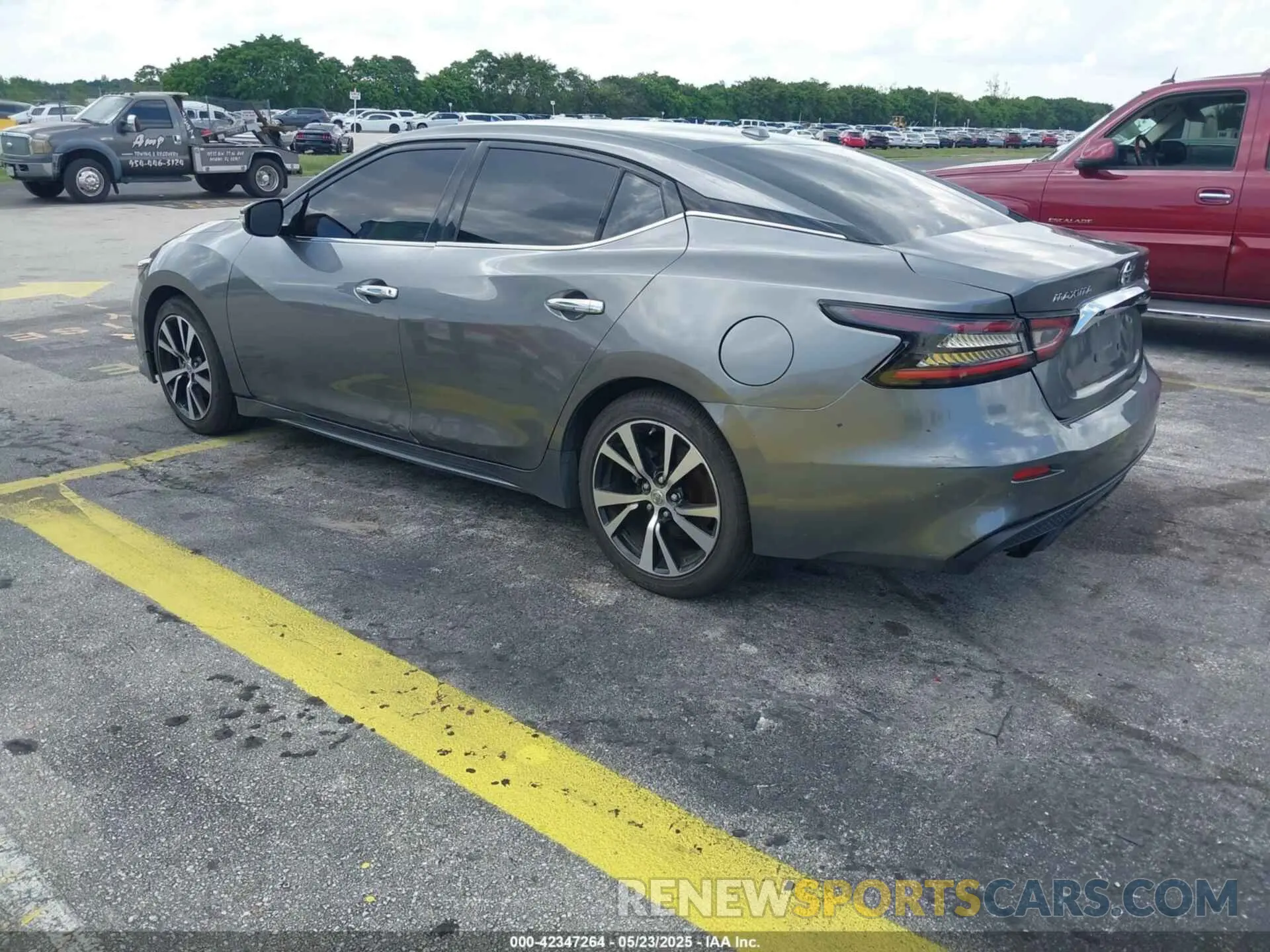 3 Photograph of a damaged car 1N4AA6CV6LC373659 NISSAN MAXIMA 2020