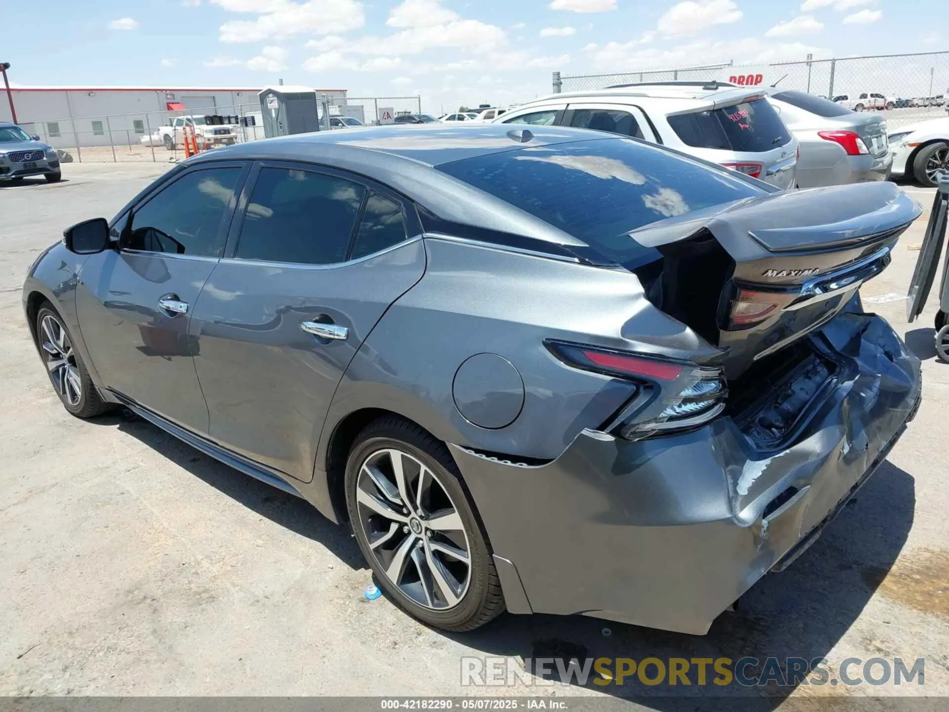 15 Photograph of a damaged car 1N4AA6CV8LC375431 NISSAN MAXIMA 2020
