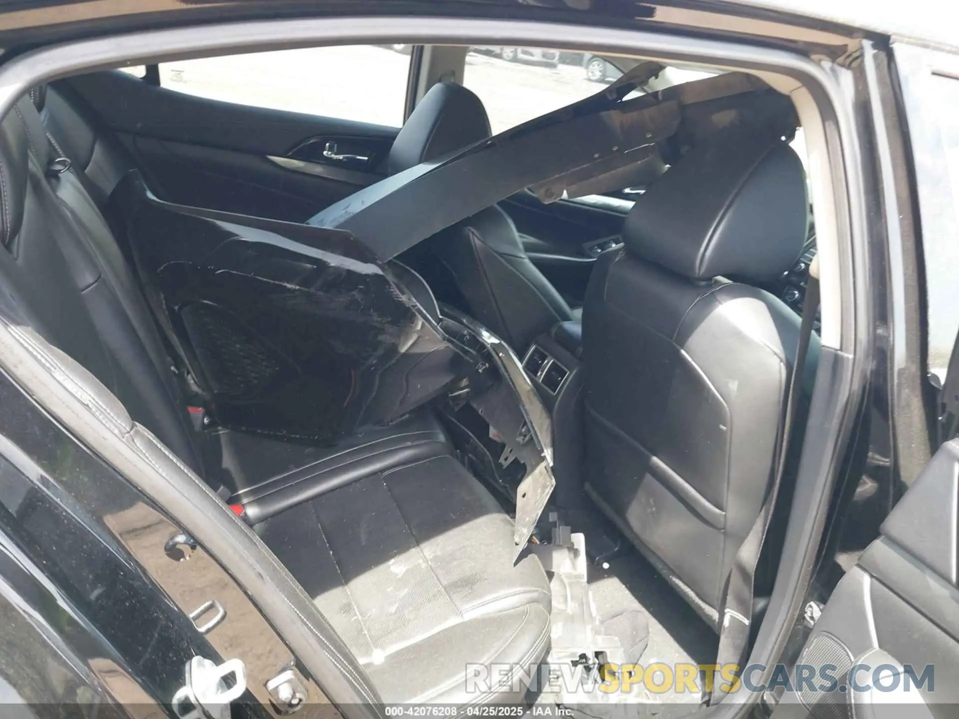 8 Photograph of a damaged car 1N4AA6CV9LC363529 NISSAN MAXIMA 2020