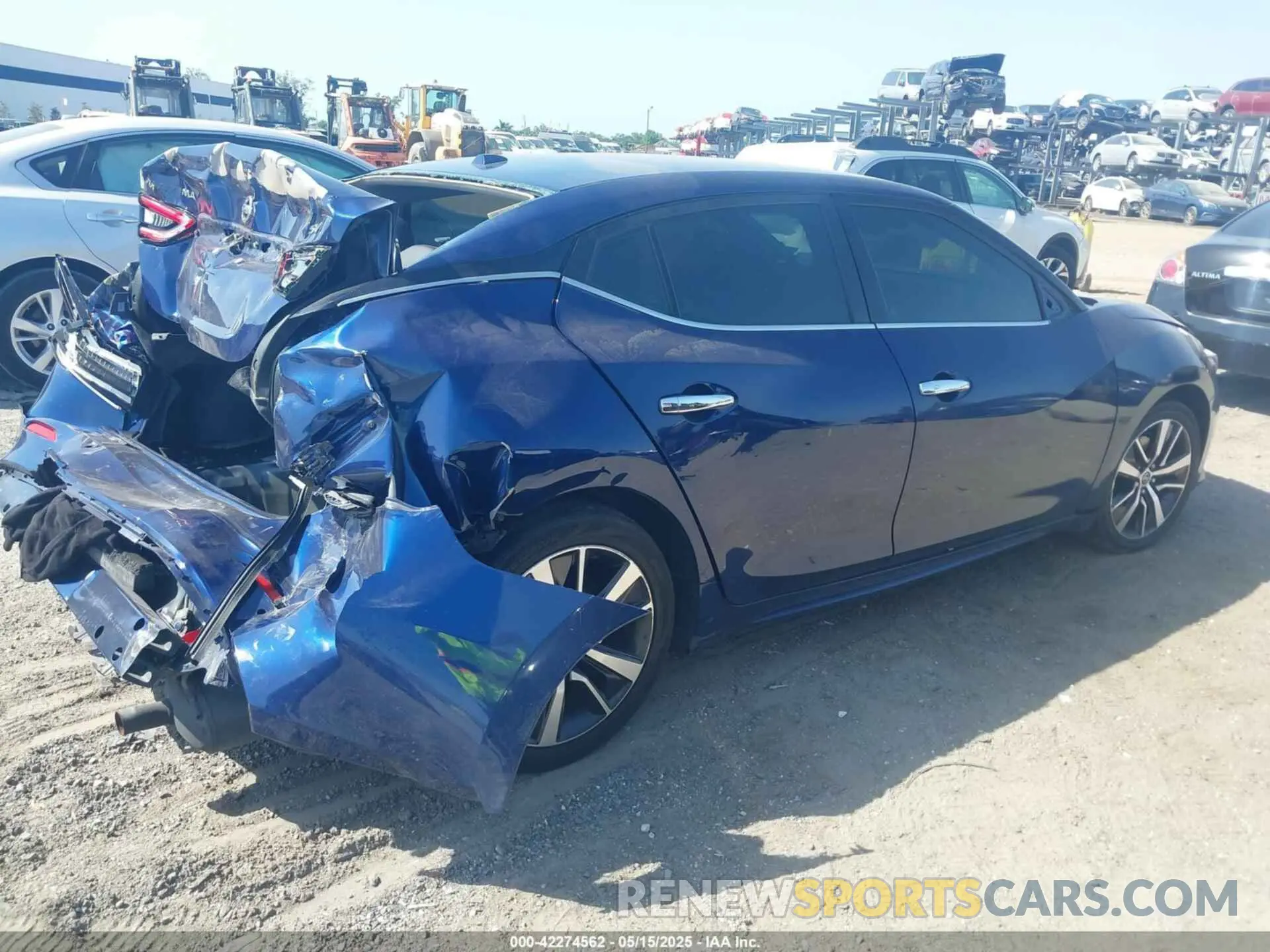 4 Photograph of a damaged car 1N4AA6CV9LC372859 NISSAN MAXIMA 2020
