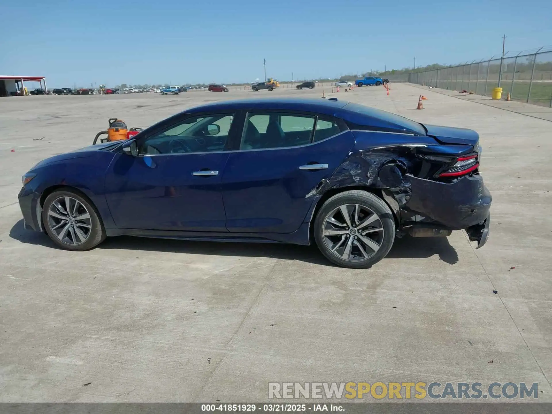 14 Photograph of a damaged car 1N4AA6CV9LC375230 NISSAN MAXIMA 2020