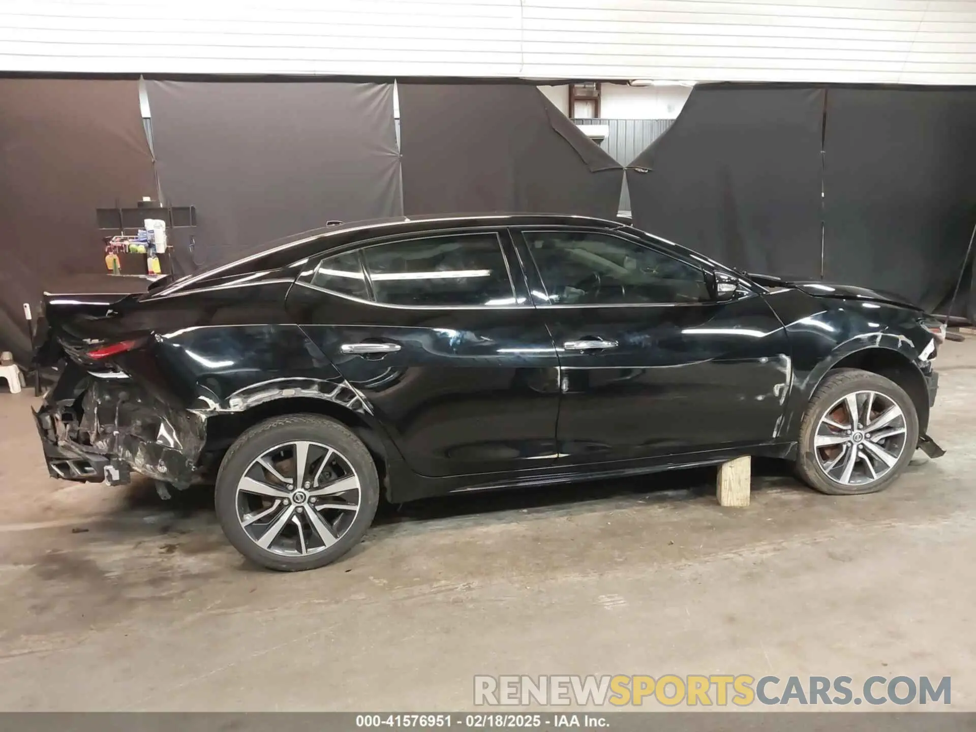 14 Photograph of a damaged car 1N4AA6CV9LC382677 NISSAN MAXIMA 2020