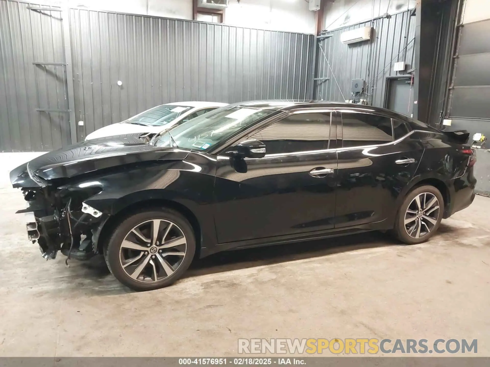 15 Photograph of a damaged car 1N4AA6CV9LC382677 NISSAN MAXIMA 2020