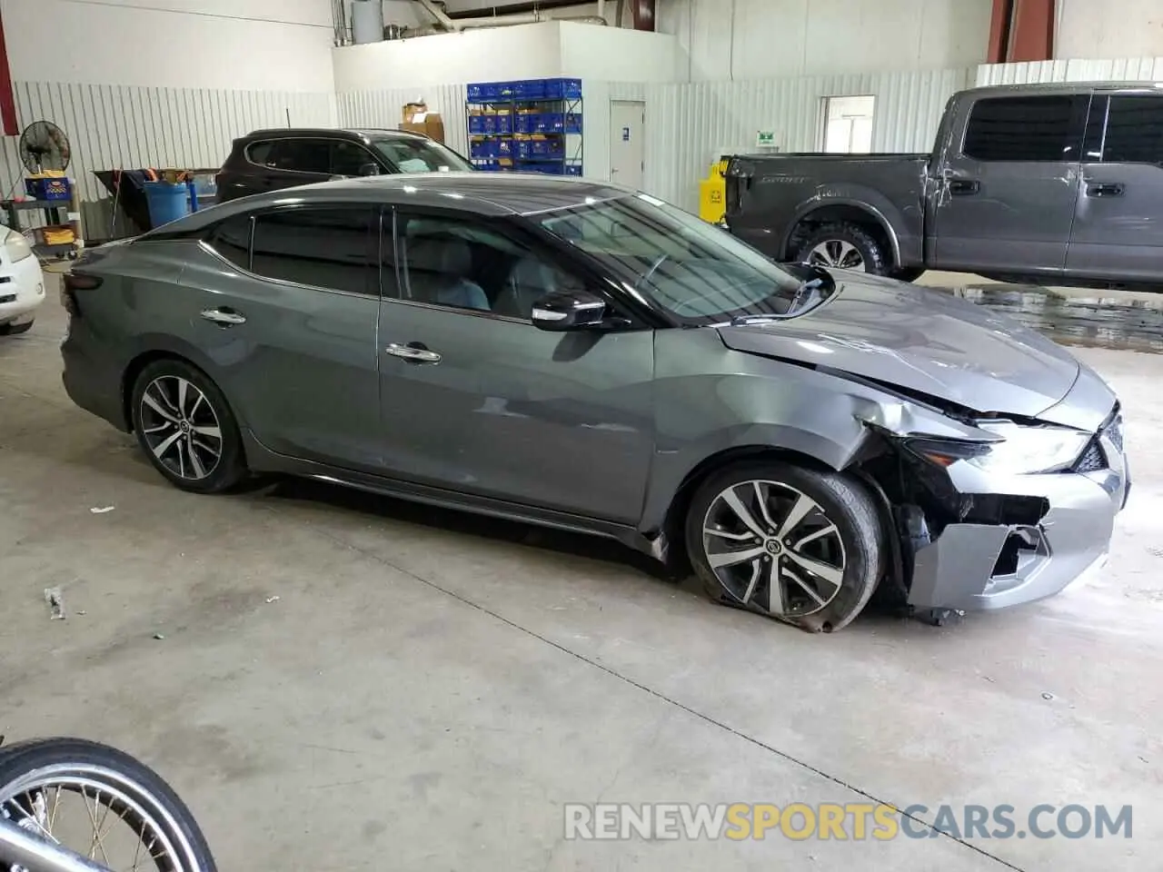 4 Photograph of a damaged car 1N4AA6CVXLC369534 NISSAN MAXIMA 2020