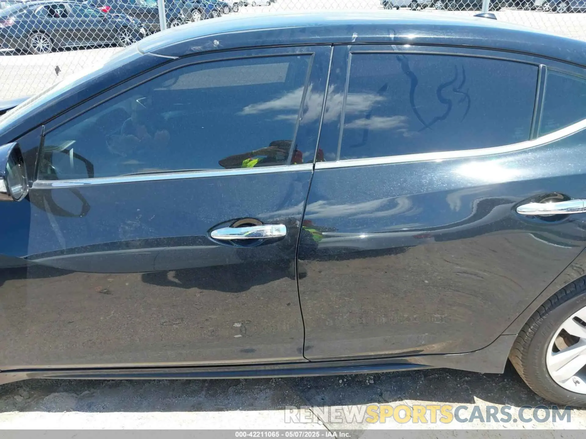15 Photograph of a damaged car 1N4AA6CVXLC369906 NISSAN MAXIMA 2020