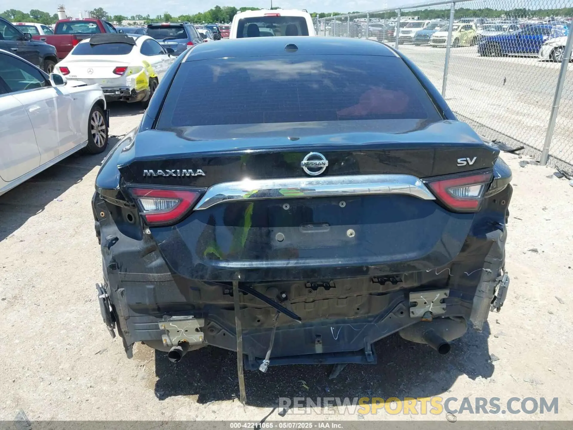 17 Photograph of a damaged car 1N4AA6CVXLC369906 NISSAN MAXIMA 2020