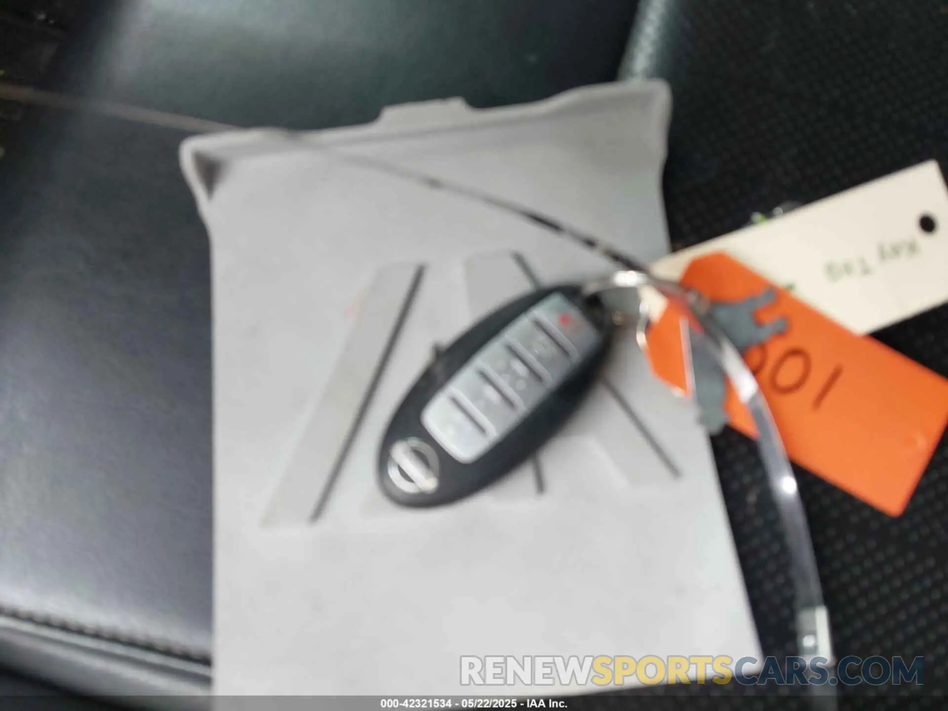 11 Photograph of a damaged car 1N4AA6CVXLC370392 NISSAN MAXIMA 2020
