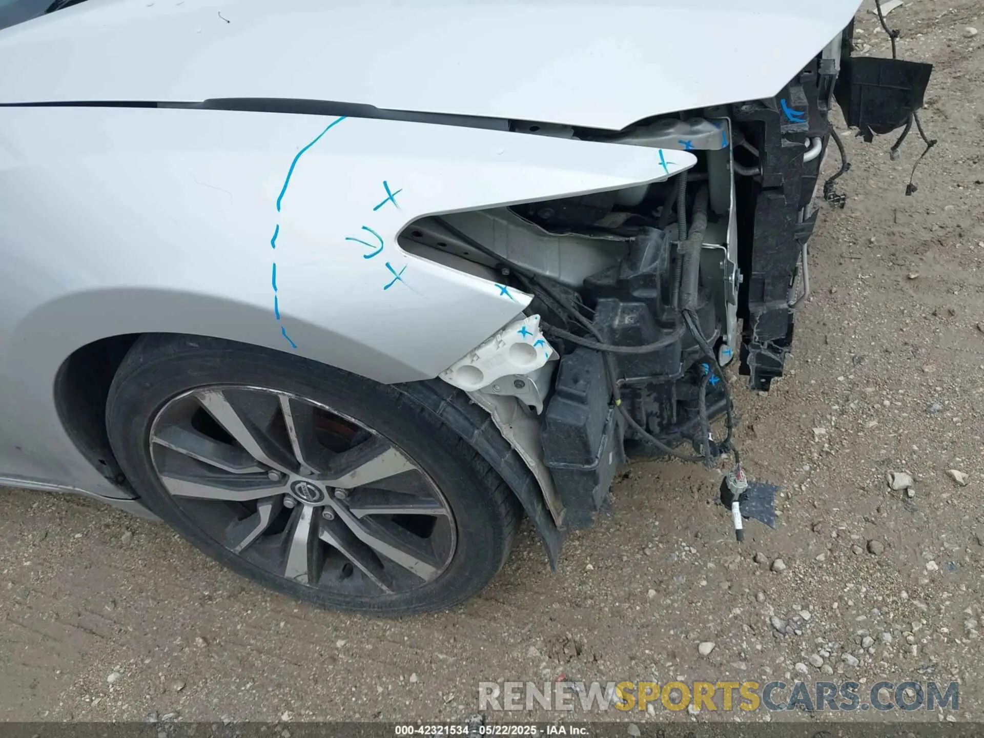 18 Photograph of a damaged car 1N4AA6CVXLC370392 NISSAN MAXIMA 2020