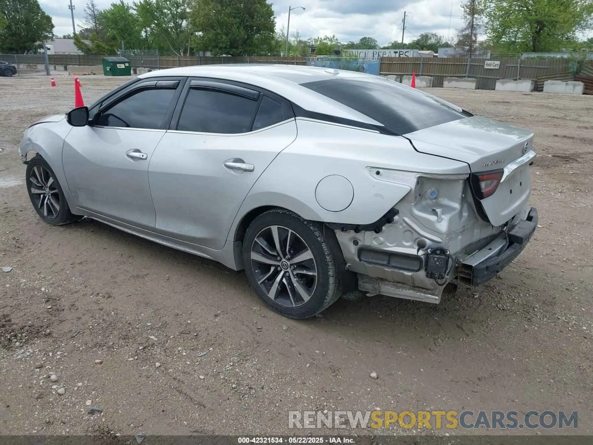 3 Photograph of a damaged car 1N4AA6CVXLC370392 NISSAN MAXIMA 2020