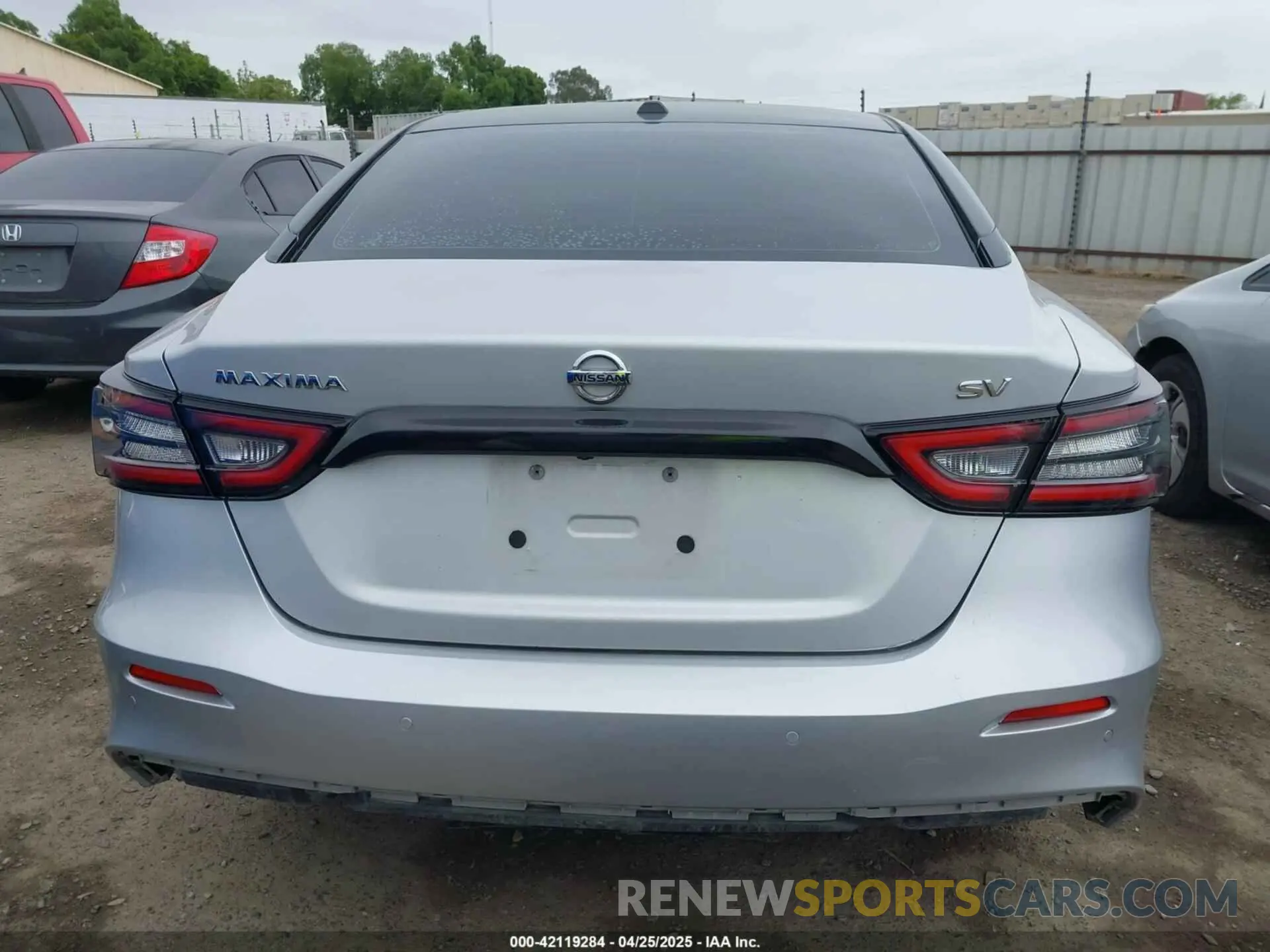 17 Photograph of a damaged car 1N4AA6CVXLC378511 NISSAN MAXIMA 2020