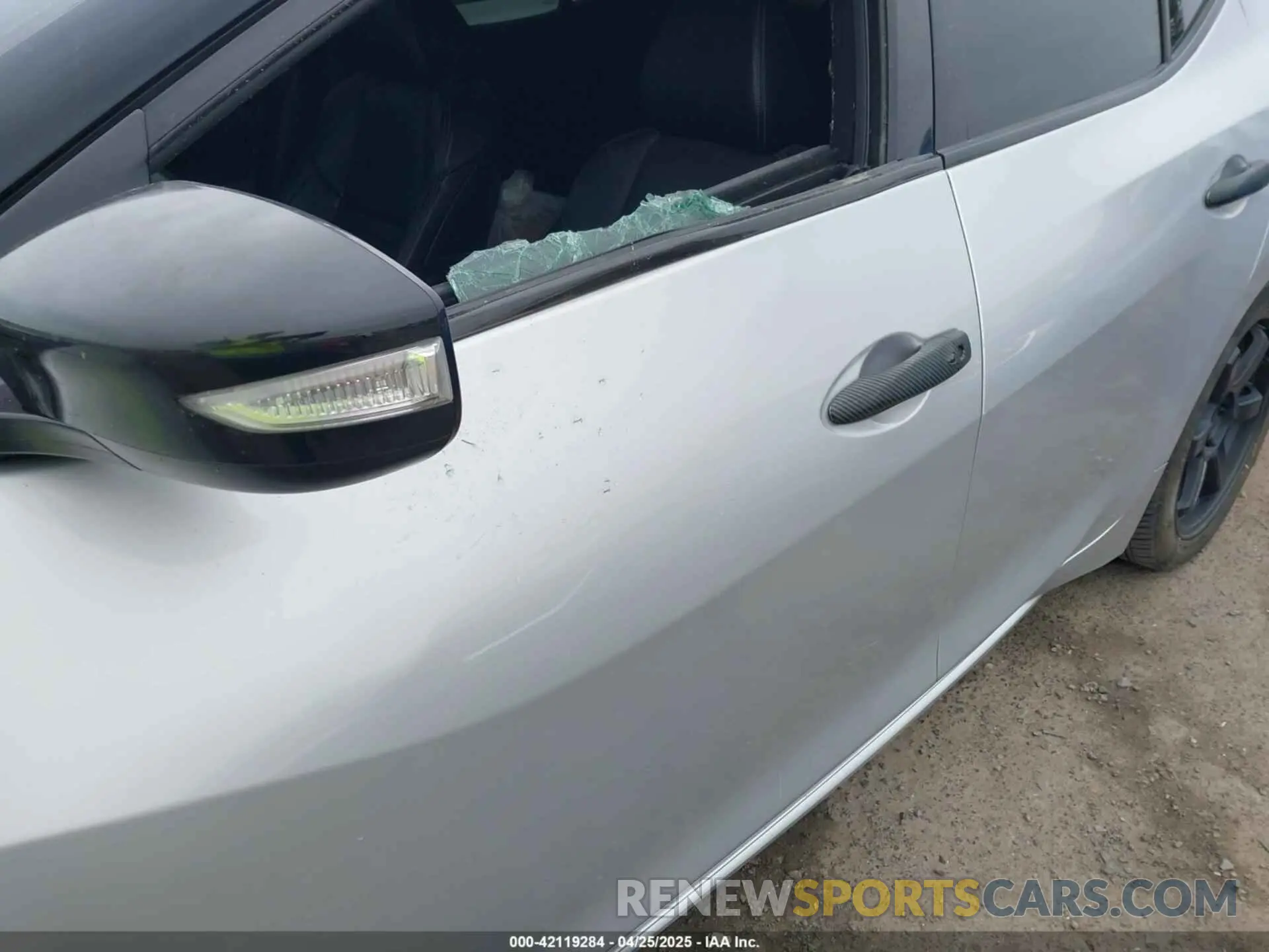 18 Photograph of a damaged car 1N4AA6CVXLC378511 NISSAN MAXIMA 2020