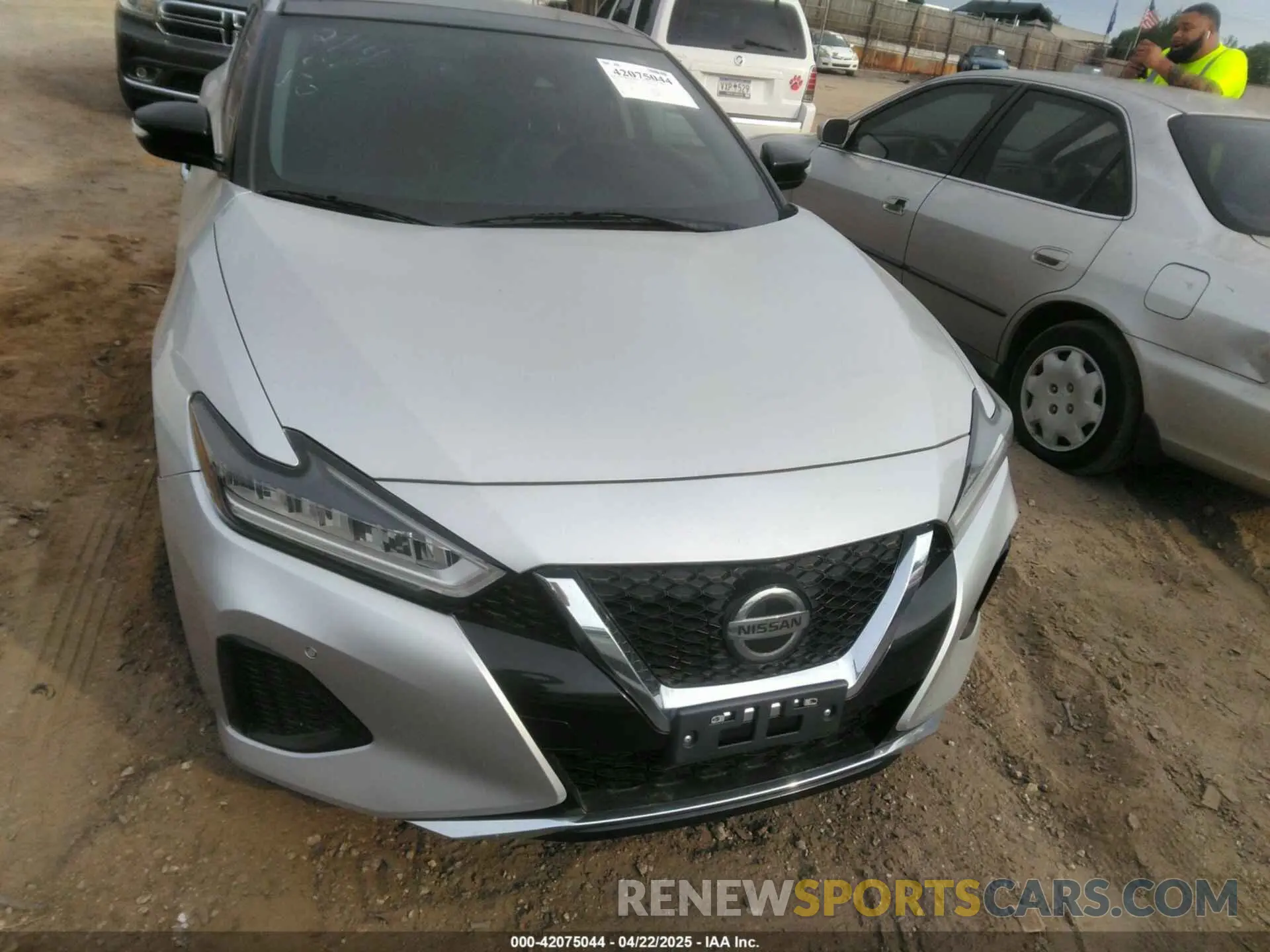 12 Photograph of a damaged car 1N4AA6DV3LC360625 NISSAN MAXIMA 2020